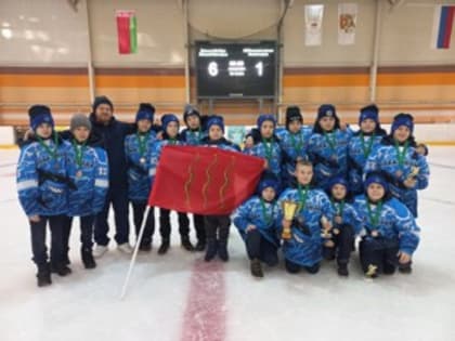 Юные спортсмены из Великих Лук завоевали «бронзу» на хоккейном турнире