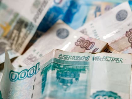 Путин проиндексировал оклады за чин у госслужащих и дипломатов на 9,7%