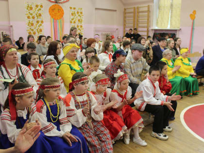 Межрайонный фестиваль школьных музеев «Псковская горница» провели в Красногородске