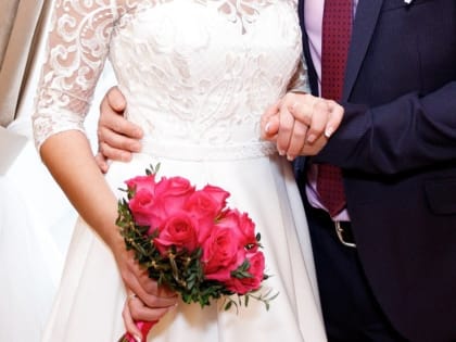 В Госдуму внесли проект о выплатах парам, состоящим в браке долгое время