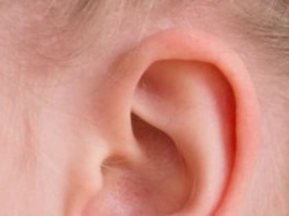 Врач предупредил о грозящих менингитом способах чистить уши