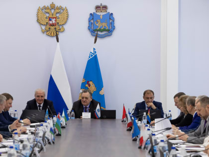 Туристический налог, борьбу с «наливайками» и поддержку потребкооперации обсудили депутаты Северо-Запада в Пскове