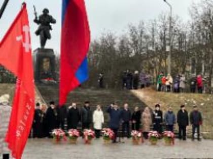 Великие Луки отметили 82-годовщину освобождения города от немецко-фашистских захватчиков