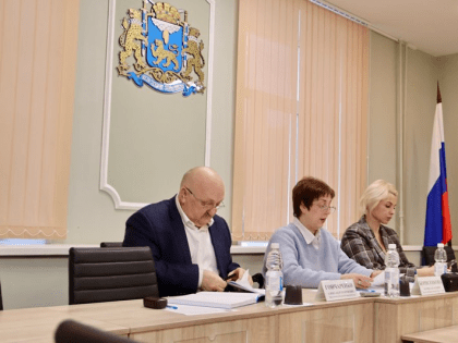 Благодарственным письмом городской Думы предложено наградить Лилию Дубик