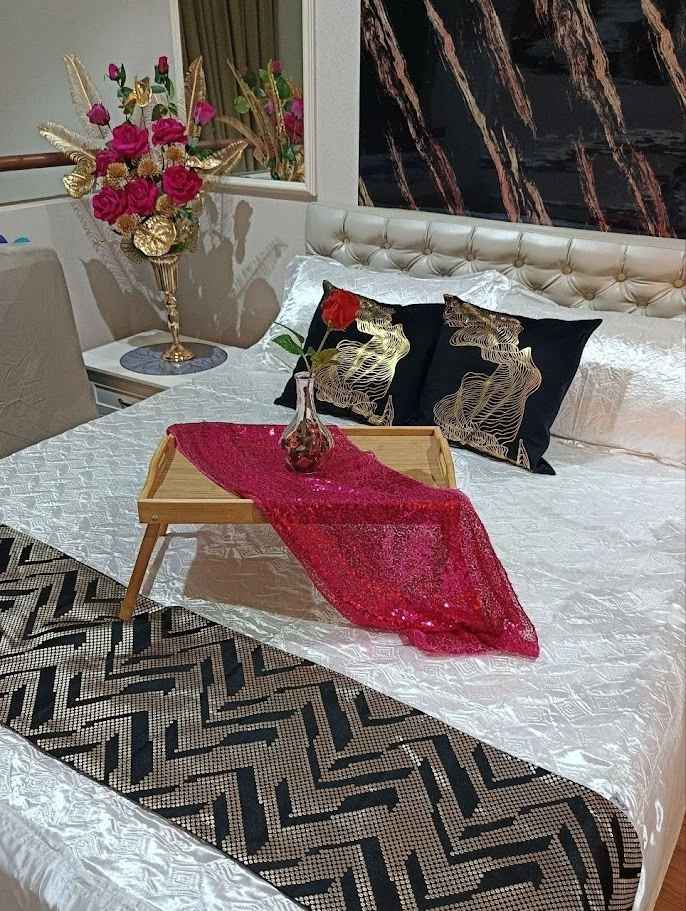 Tangga dalam Penthouse 2 tingkat penginapan I-City