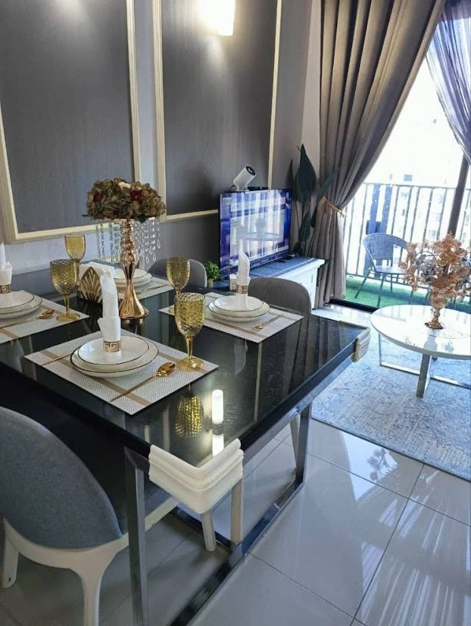 Kemudahan dapur cantik homestay I-City penthouse