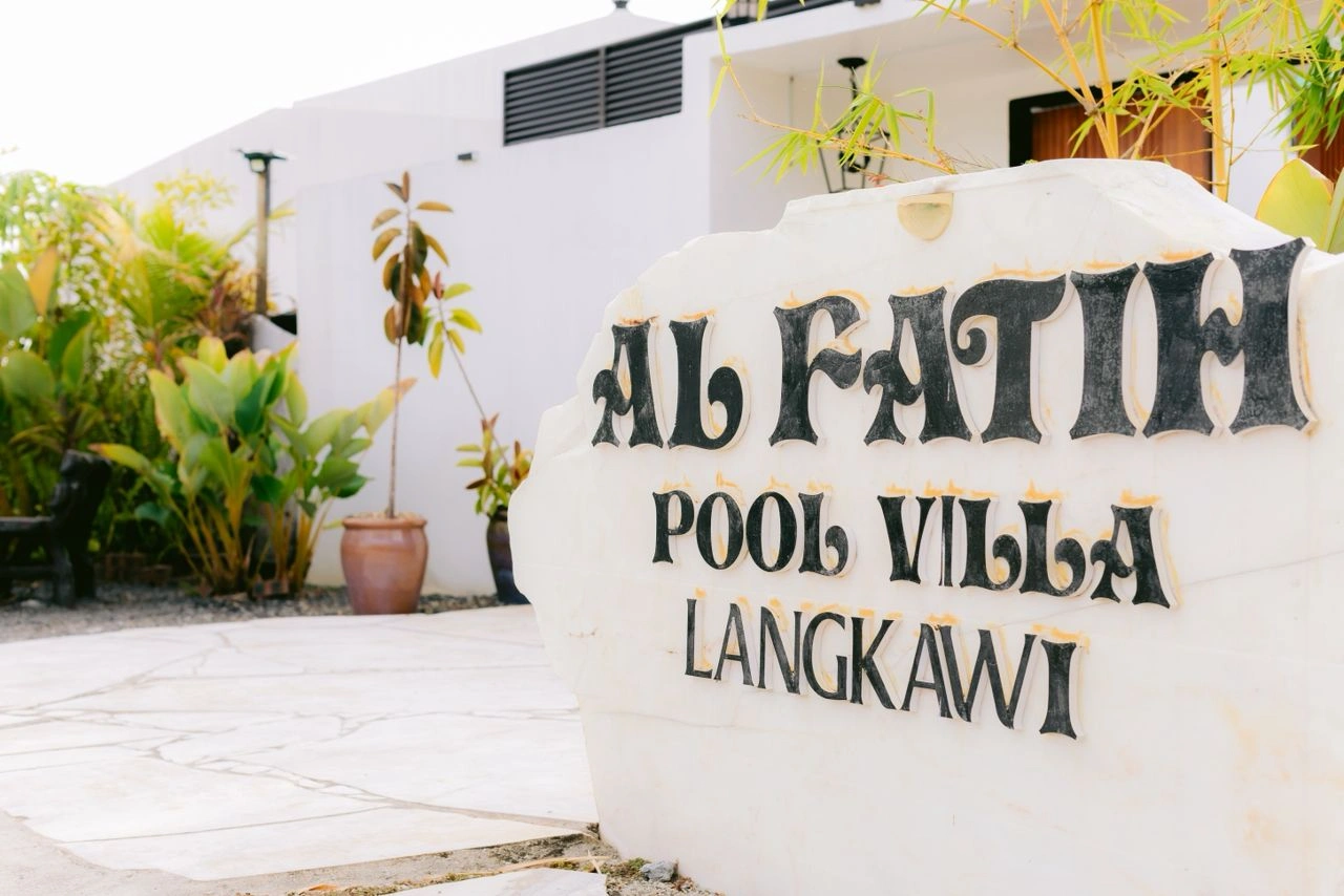Pool Villa Main