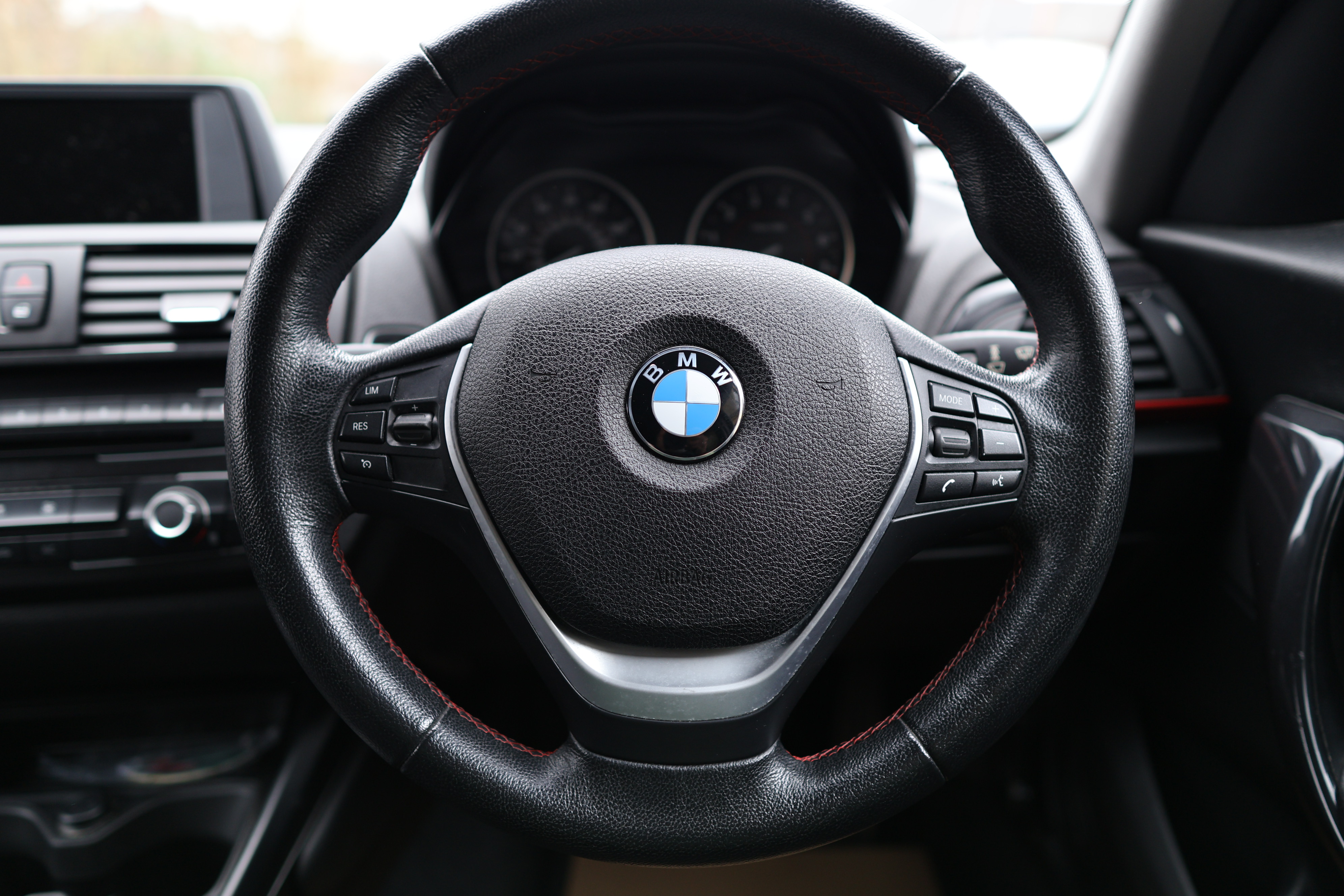 2014 BMW 1 Series thumbnail 10