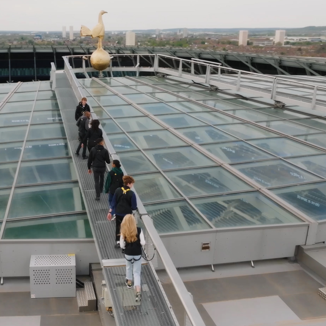 The Dare Skywalk 空中攀岩
