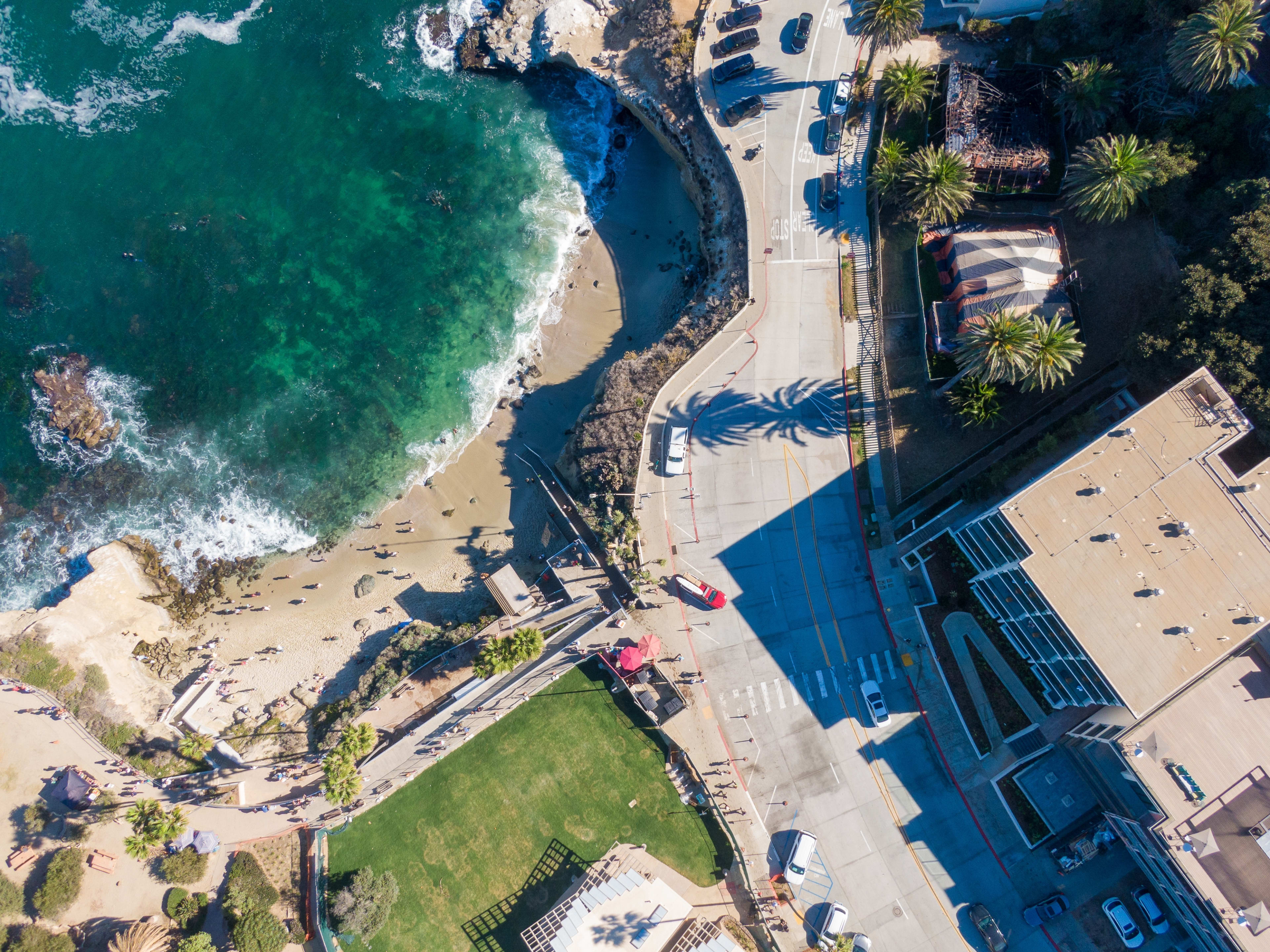 https://res.cloudinary.com/dtljonz0f/image/upload/c_auto%2Car_4%3A3%2Cw_3840%2Cg_auto/f_auto/q_auto/v1/la-jolla-san-diego-california-drone?_a=BAVAZGE70&utm_source=chatgpt.com