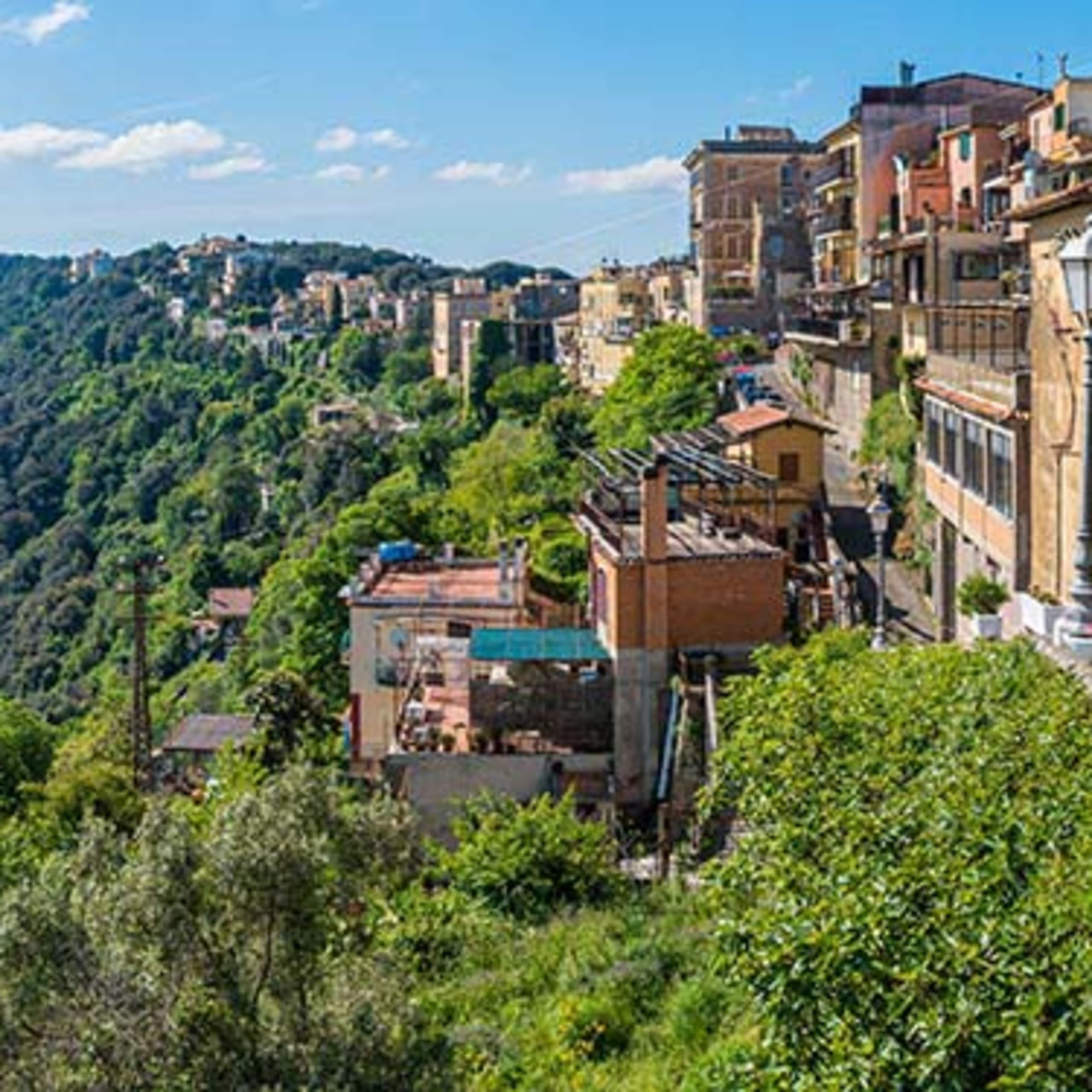 Visita guiada a Castel Gandolfo, apartamentos papales, jardines secretos y cúpulas astrológicas