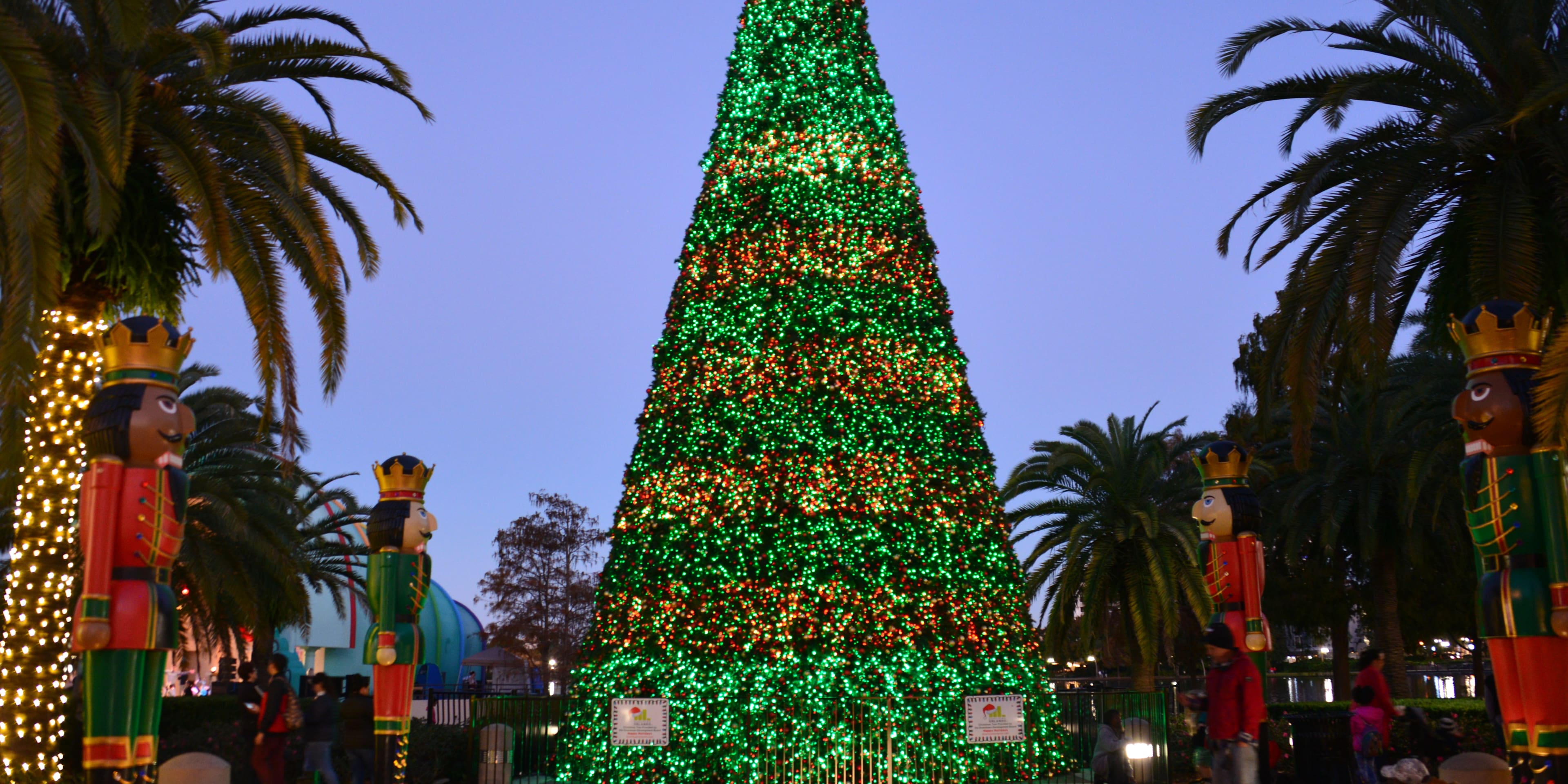 christmas display in eola park, orlando