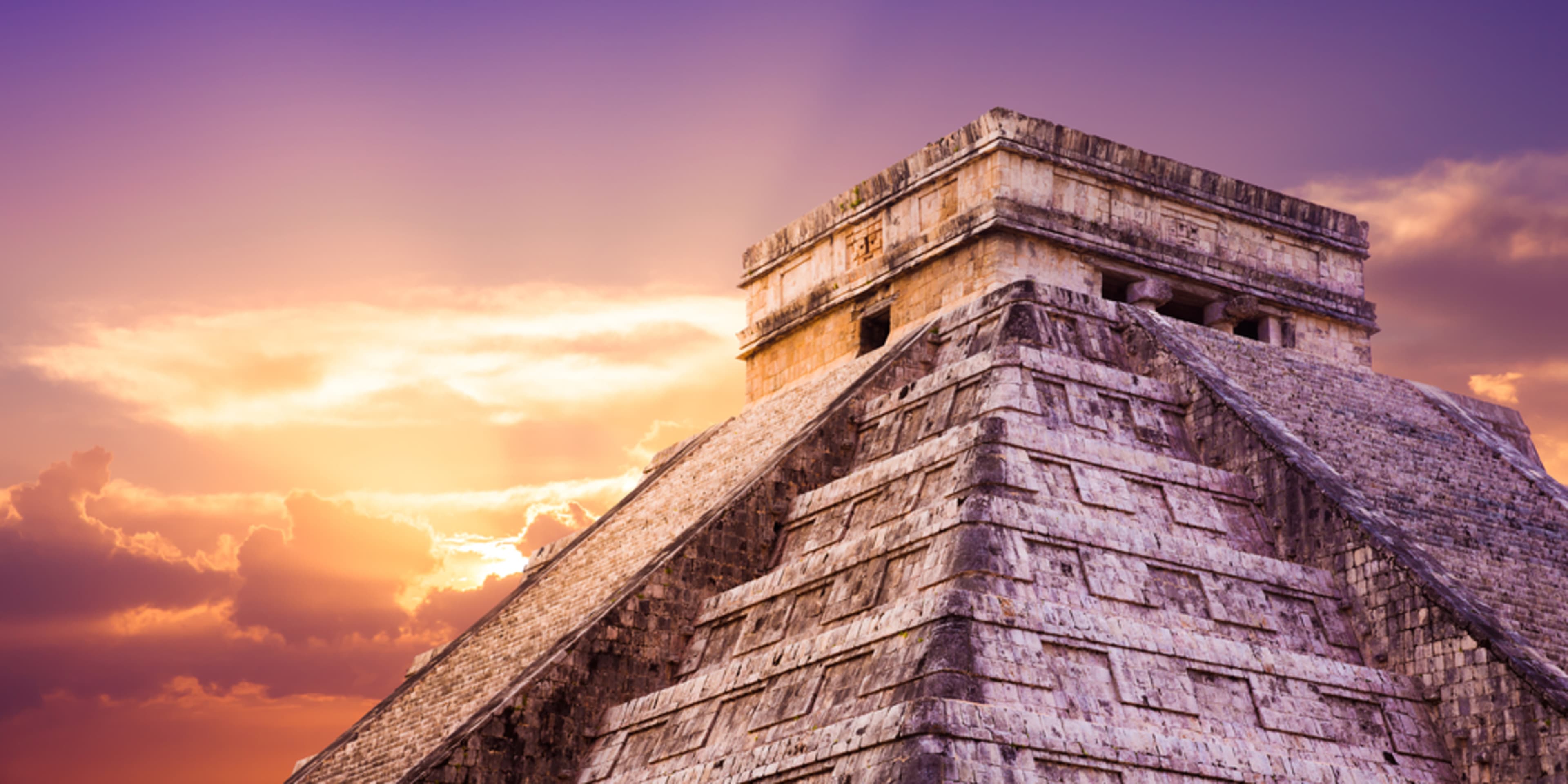 Templo Kukulkan, Chichen Itza, Yucatán. Los mejores planes para adultos en Cancún.