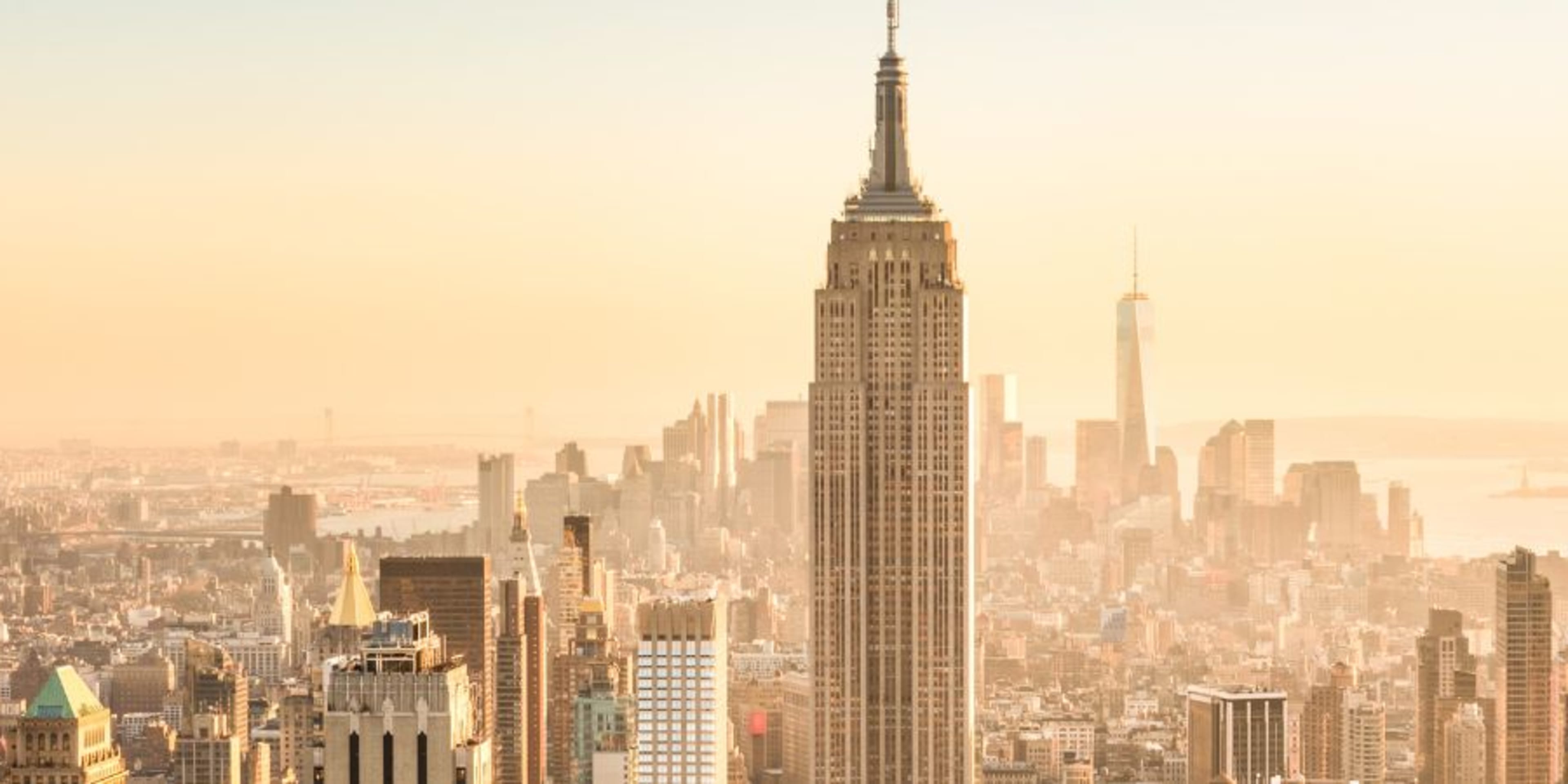 New York skyline at dawn, featuring Empire State Building in centre