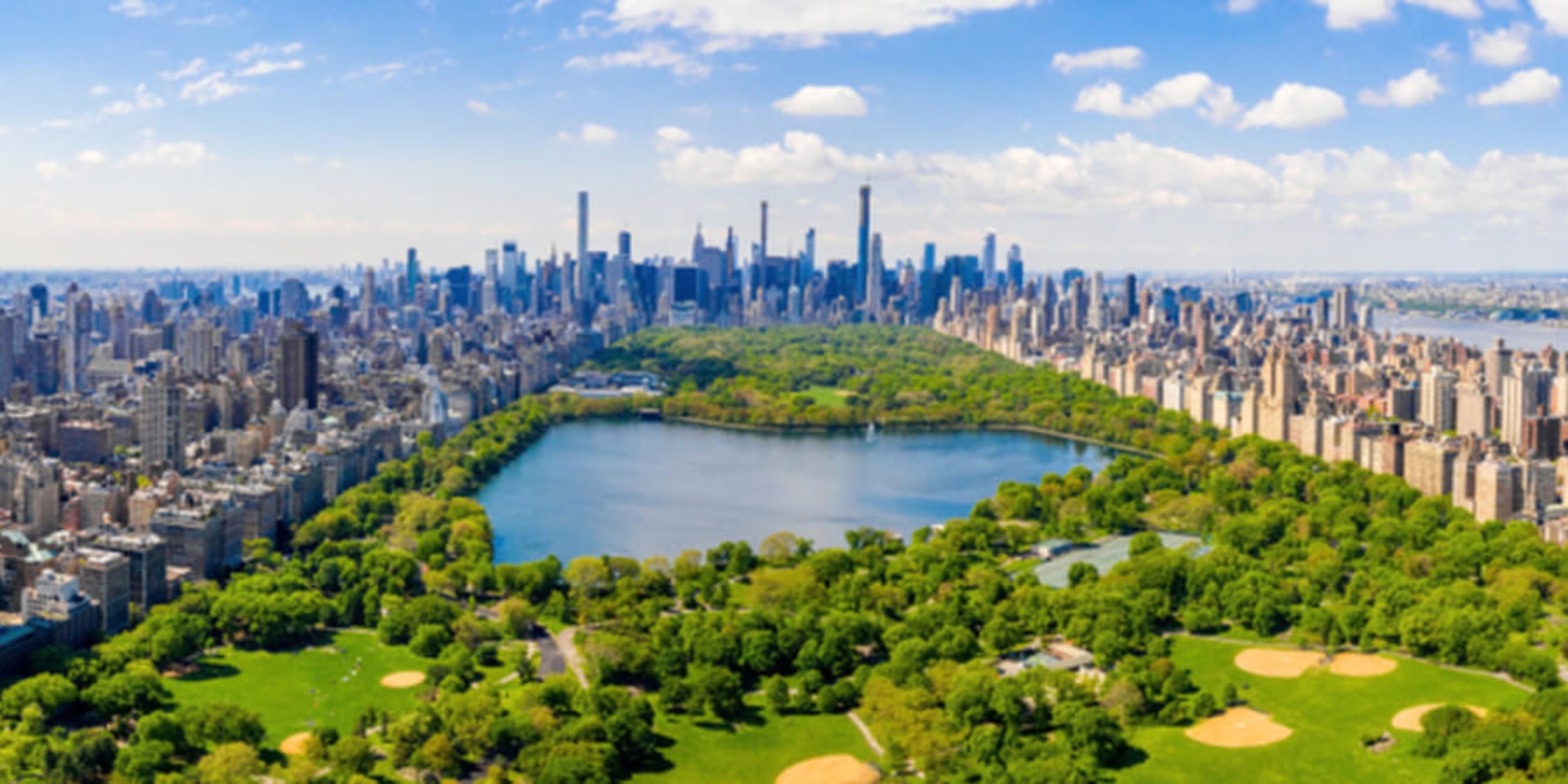 Aerial view of Central Park and the Manhattan skyline, New York.