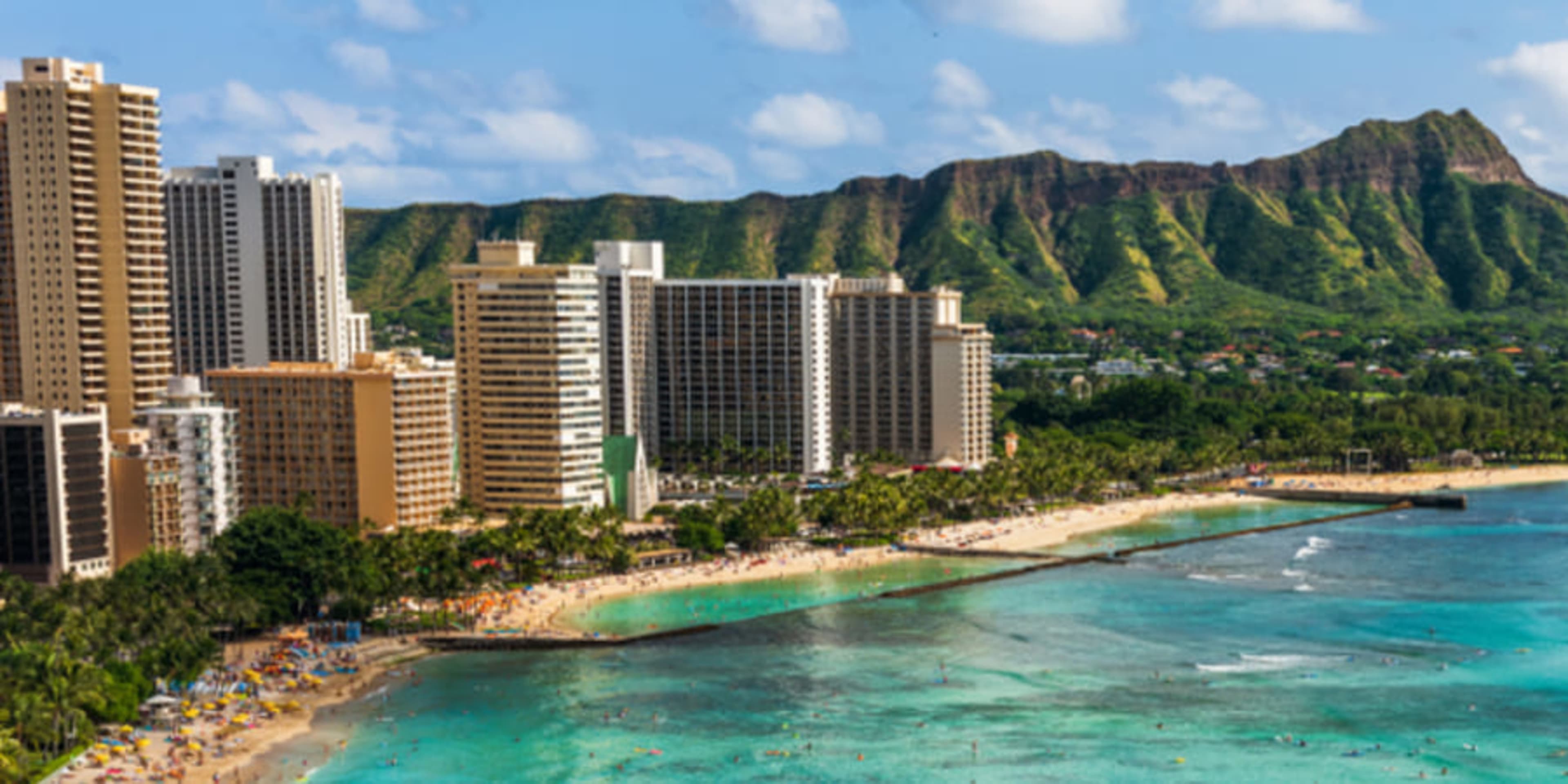 Honolulu panorama with Waikiki Beach and Diamond Head peak.