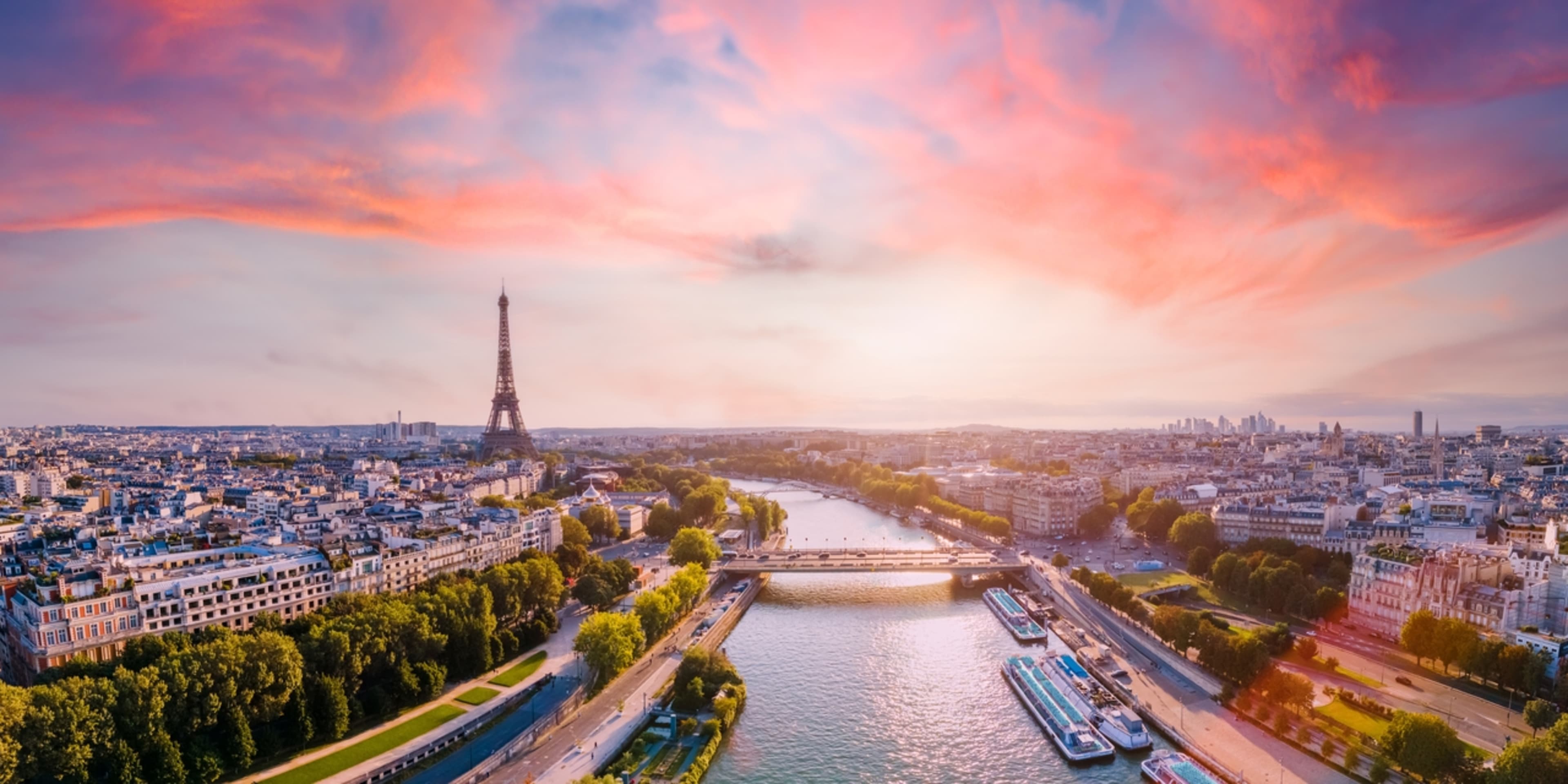 Vista de la Torre Eiffel desde el Trocadero al amanecer. Cosas que ver en París por la mañana.