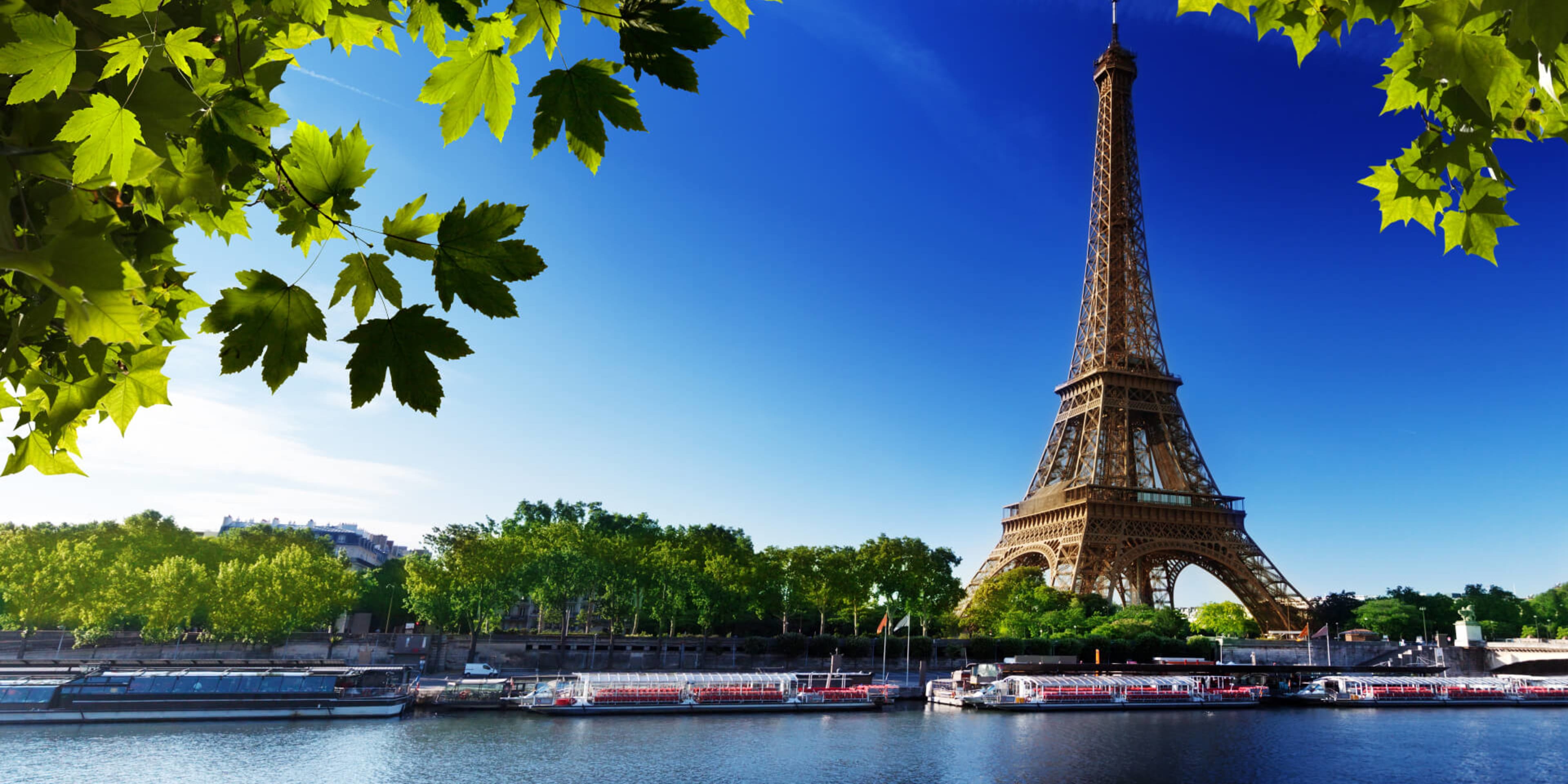 센강 건너편에서 바라본 에펠탑