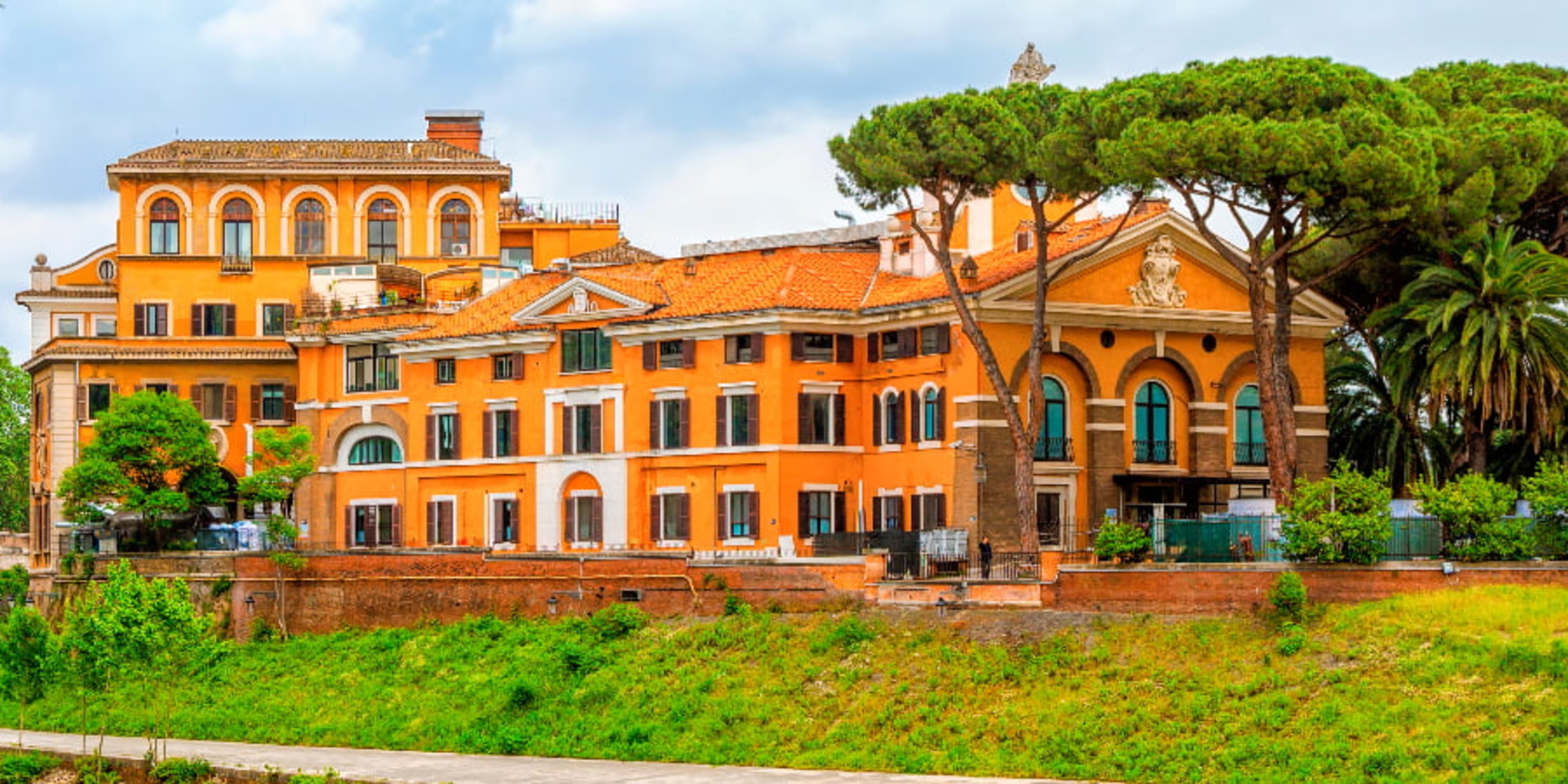 Tiber Island viewed from across the river