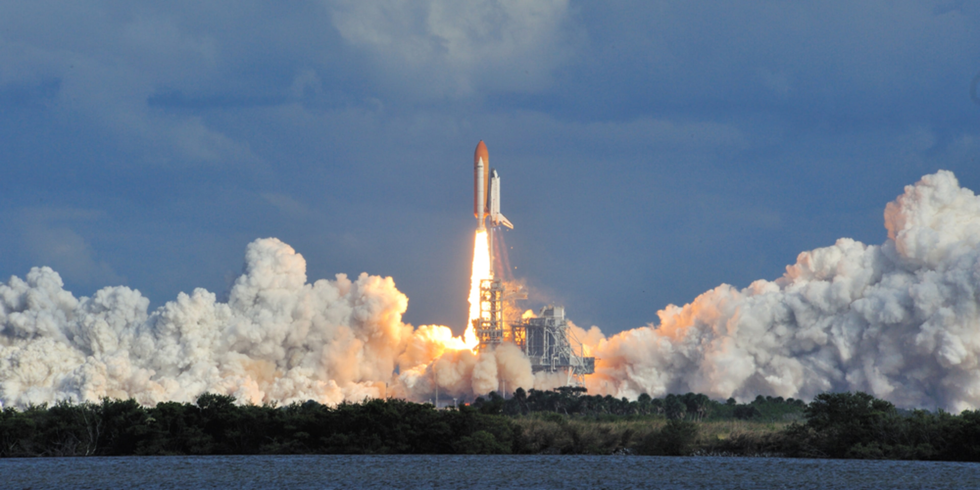 Décollage d'une fusée spatiale