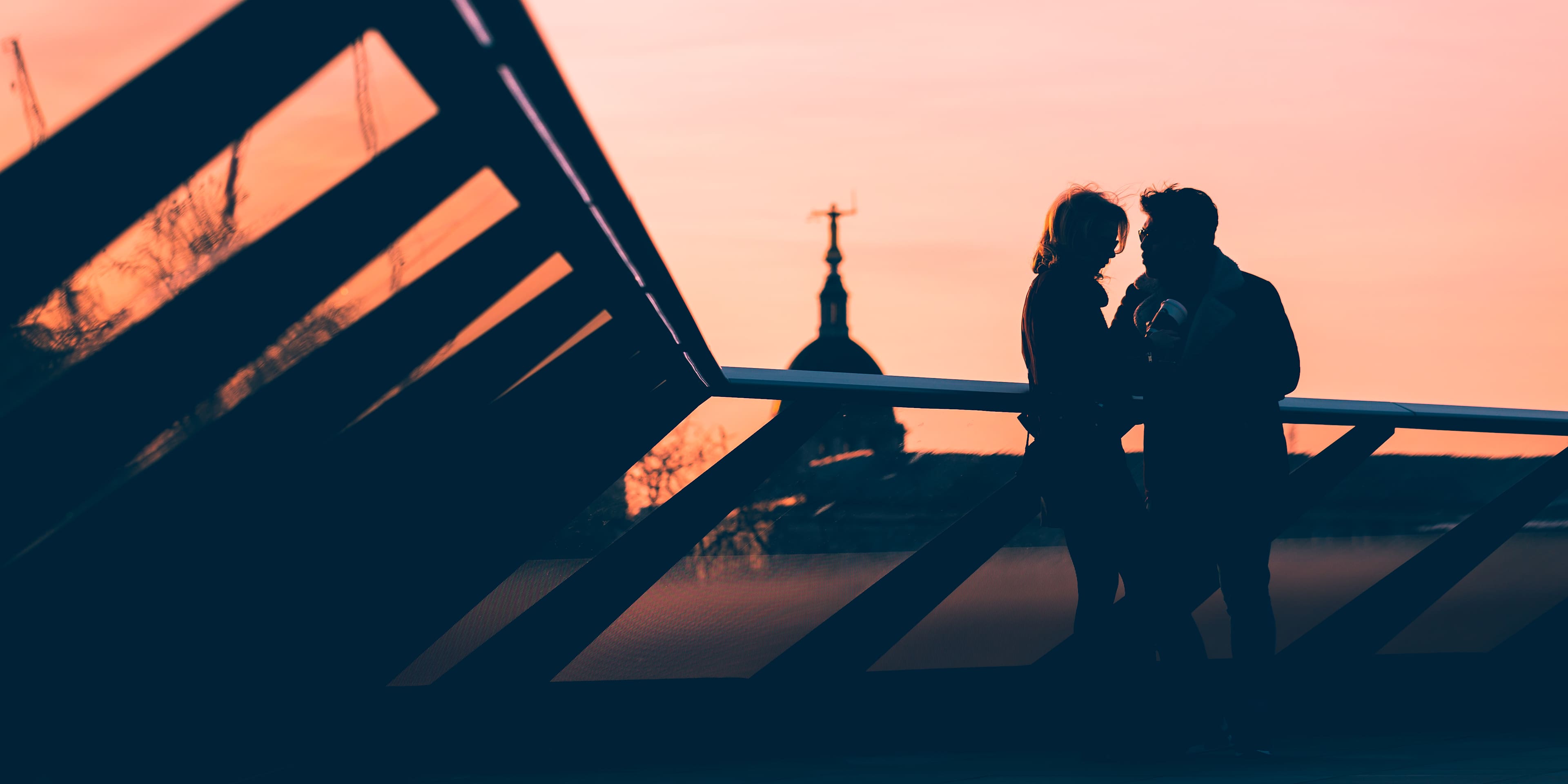 couple silhouetted during a london dusk