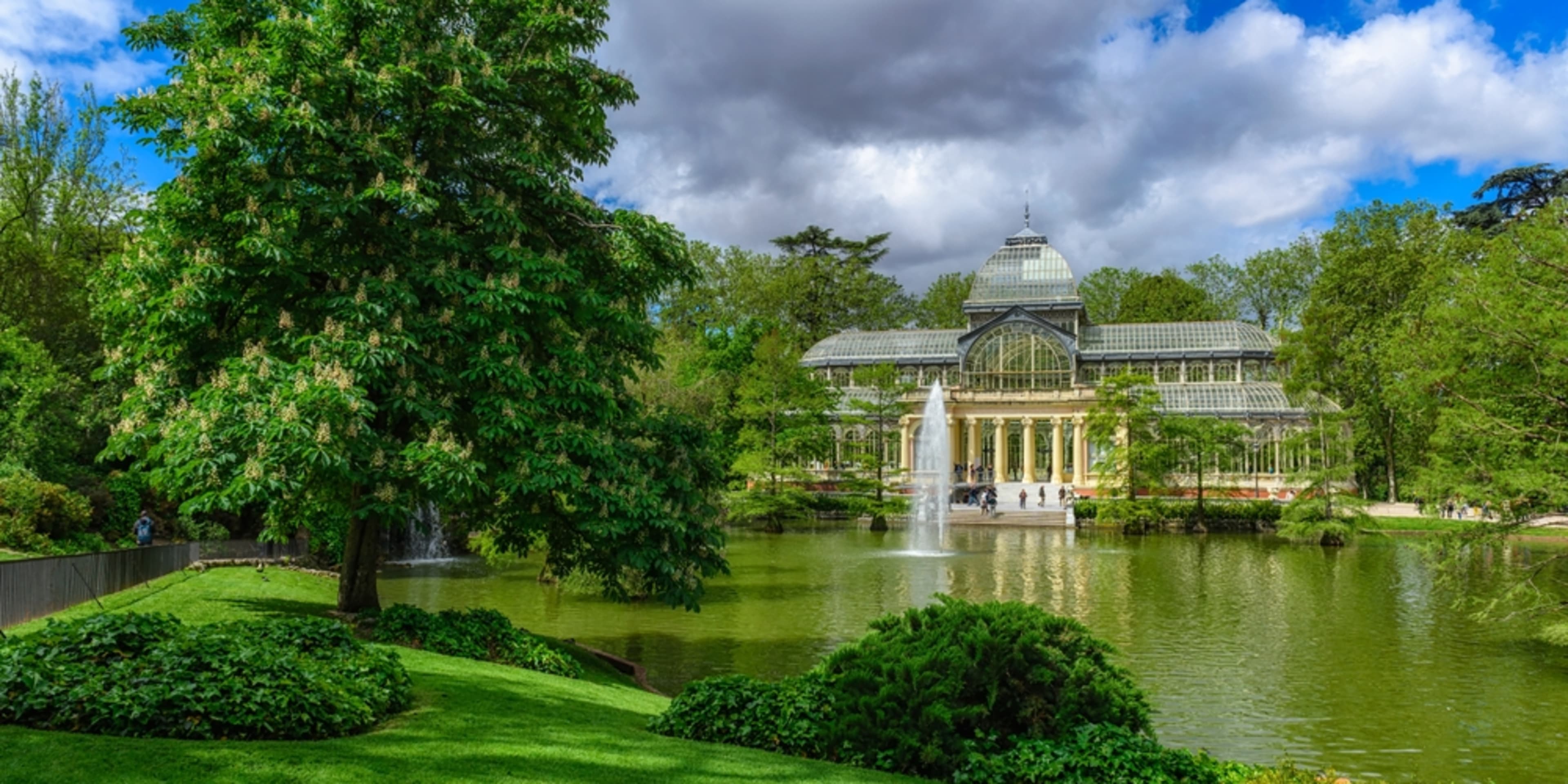 Parque del Retiro con el Palacio de Cristal al fondo, Madrid. Guía de Madrid en 4 días.