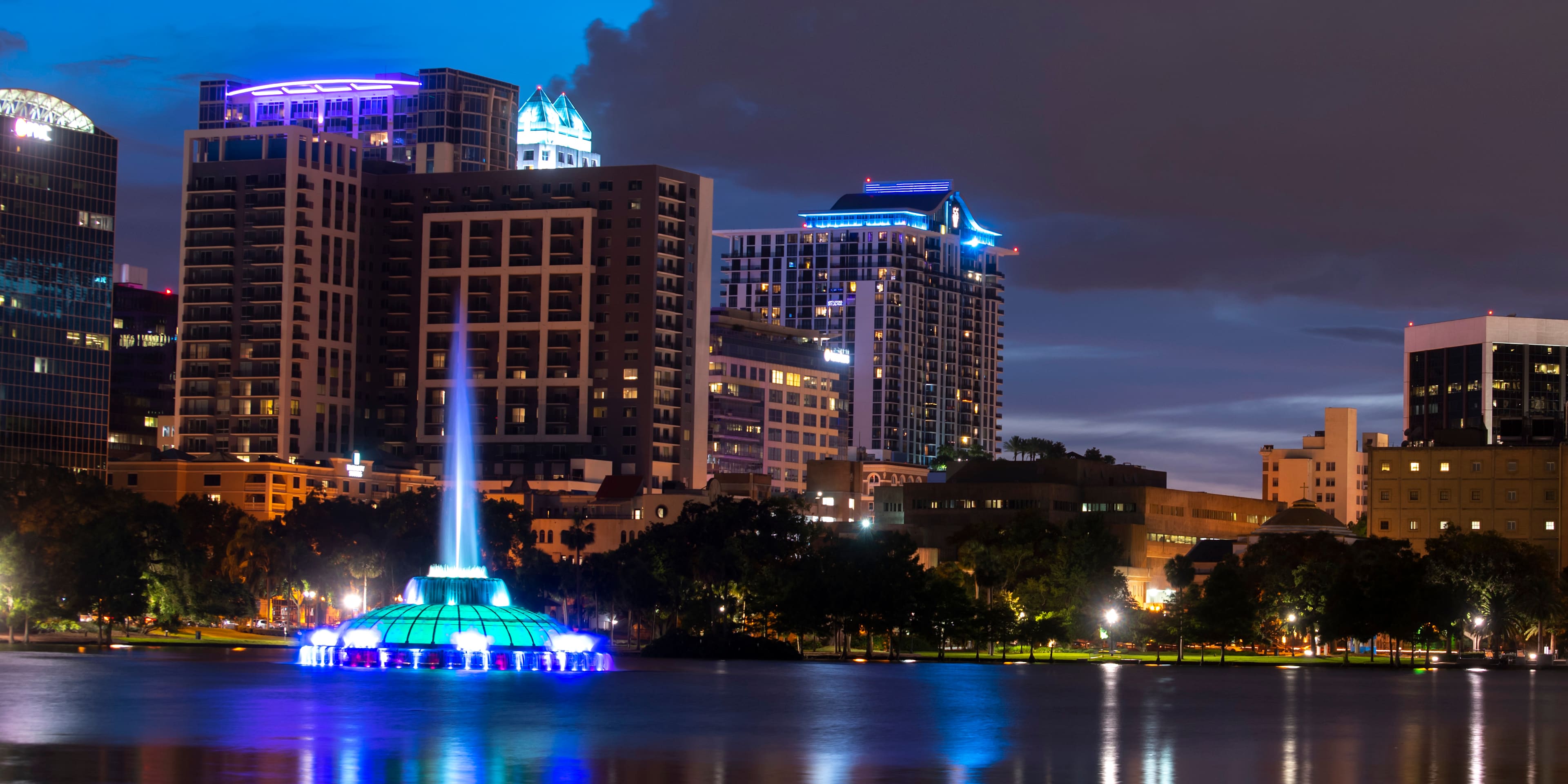 orlando's skyline at night
