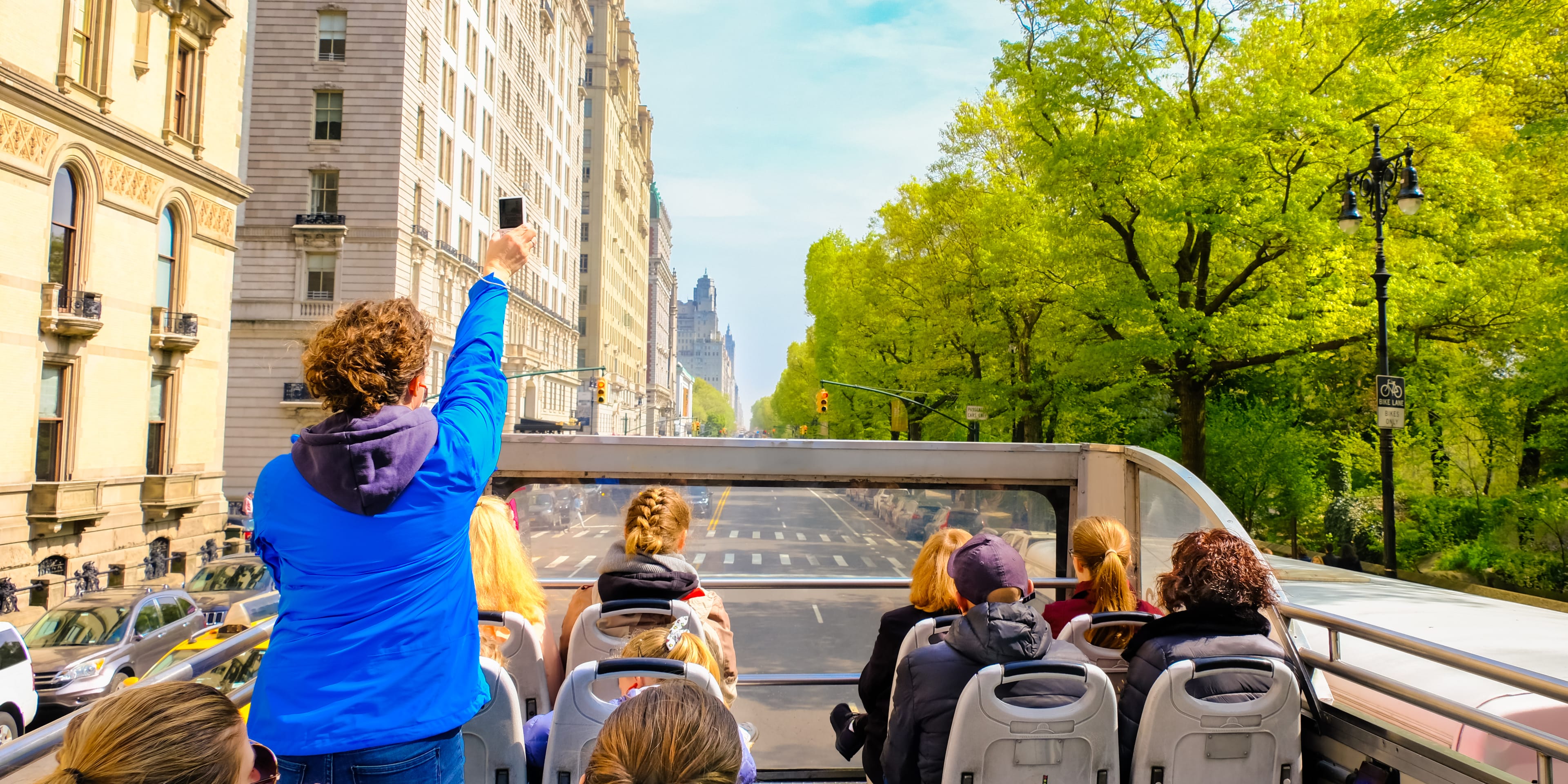 Un bus à toit ouvert à New York