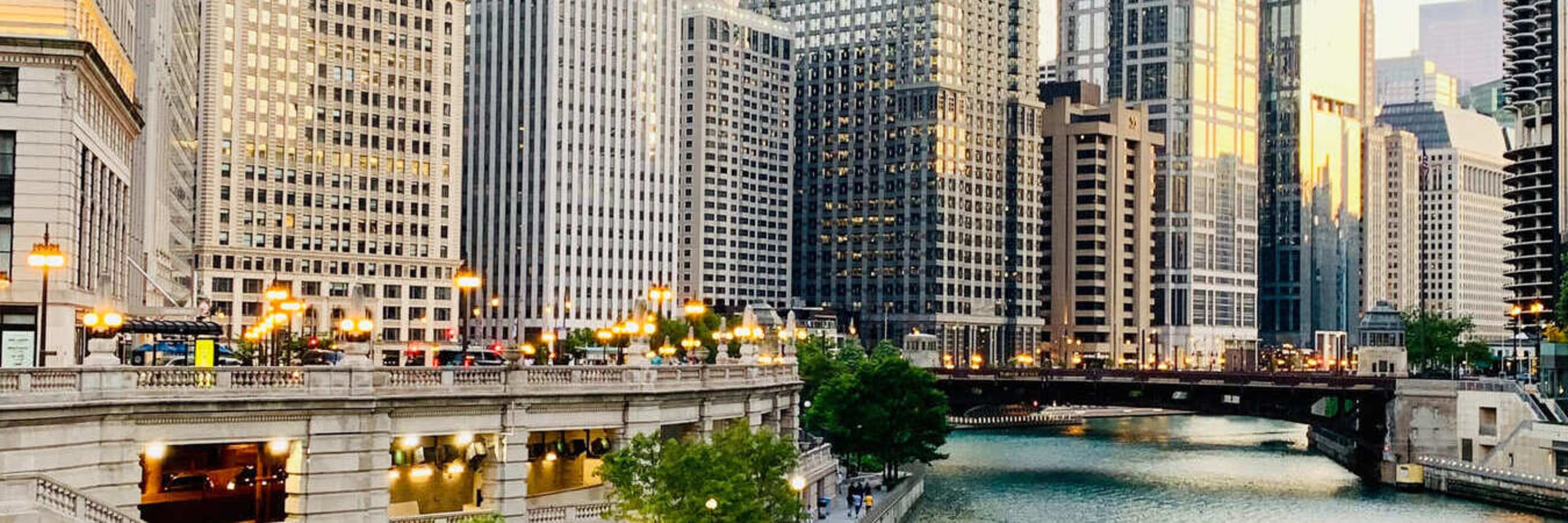 Mobsters and Haunted Mysteries of Chicago Walking Tour | Go City®