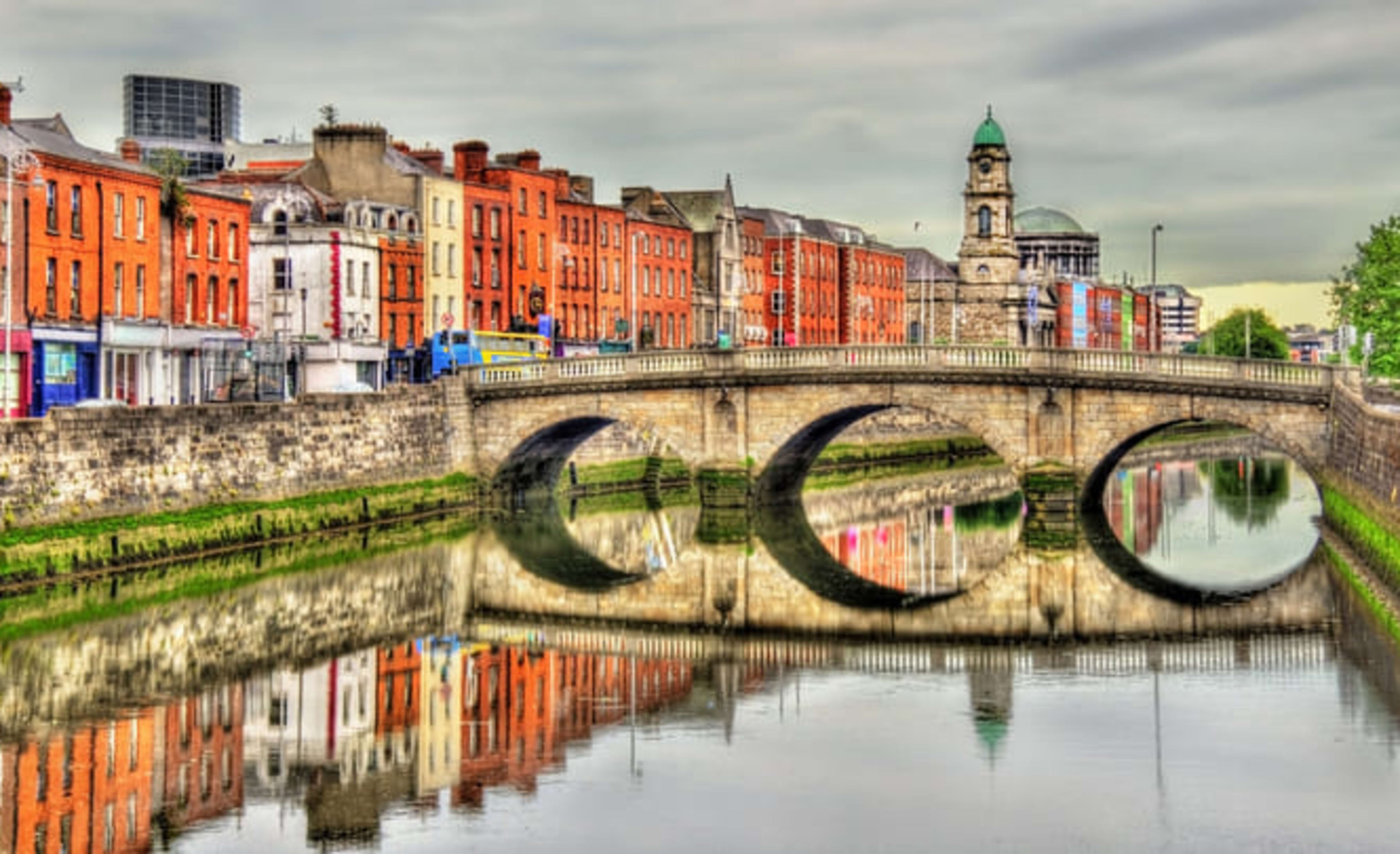 Picturesque view of Mellows Bridge in Dublin