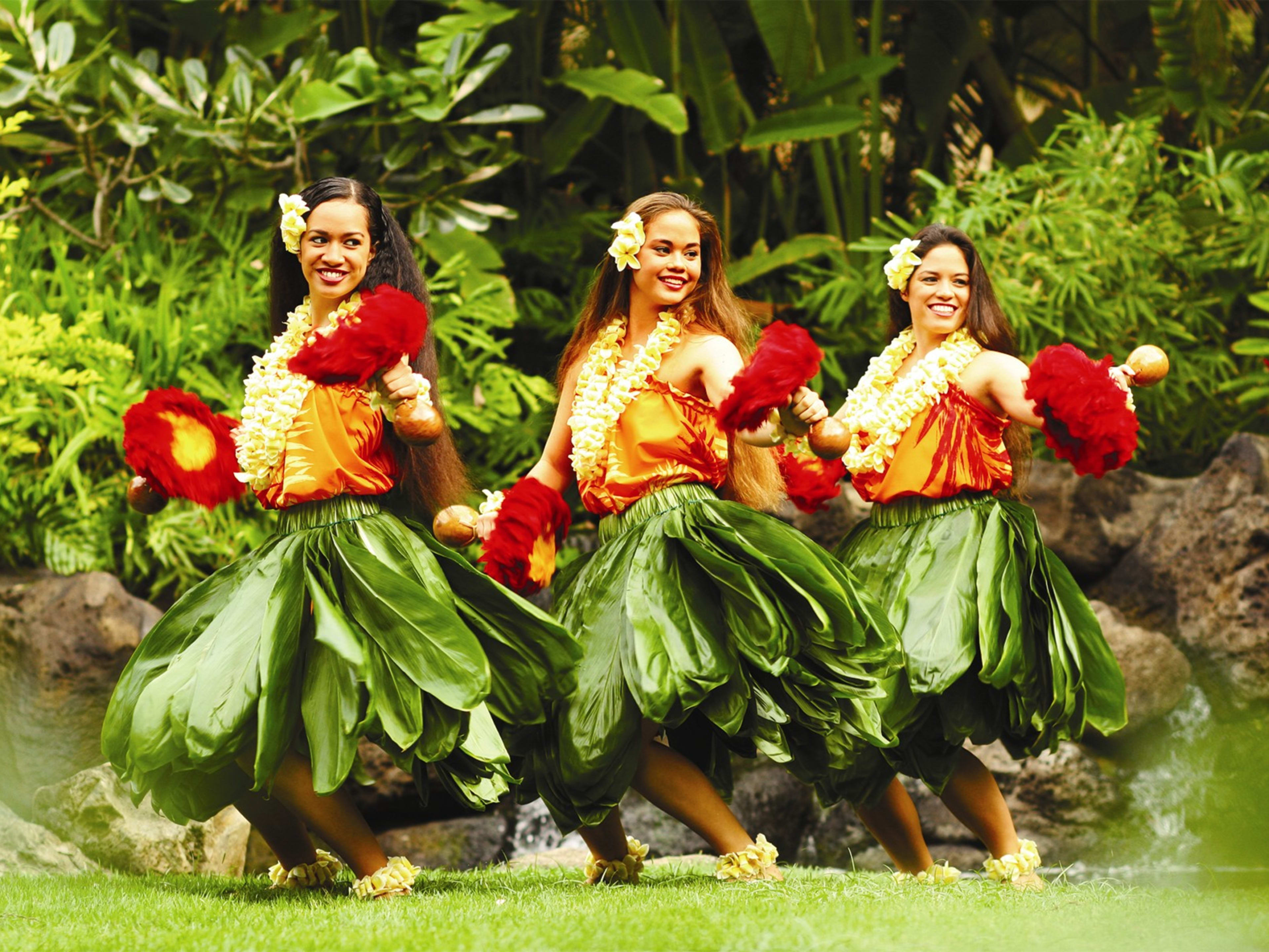 Hula dancers