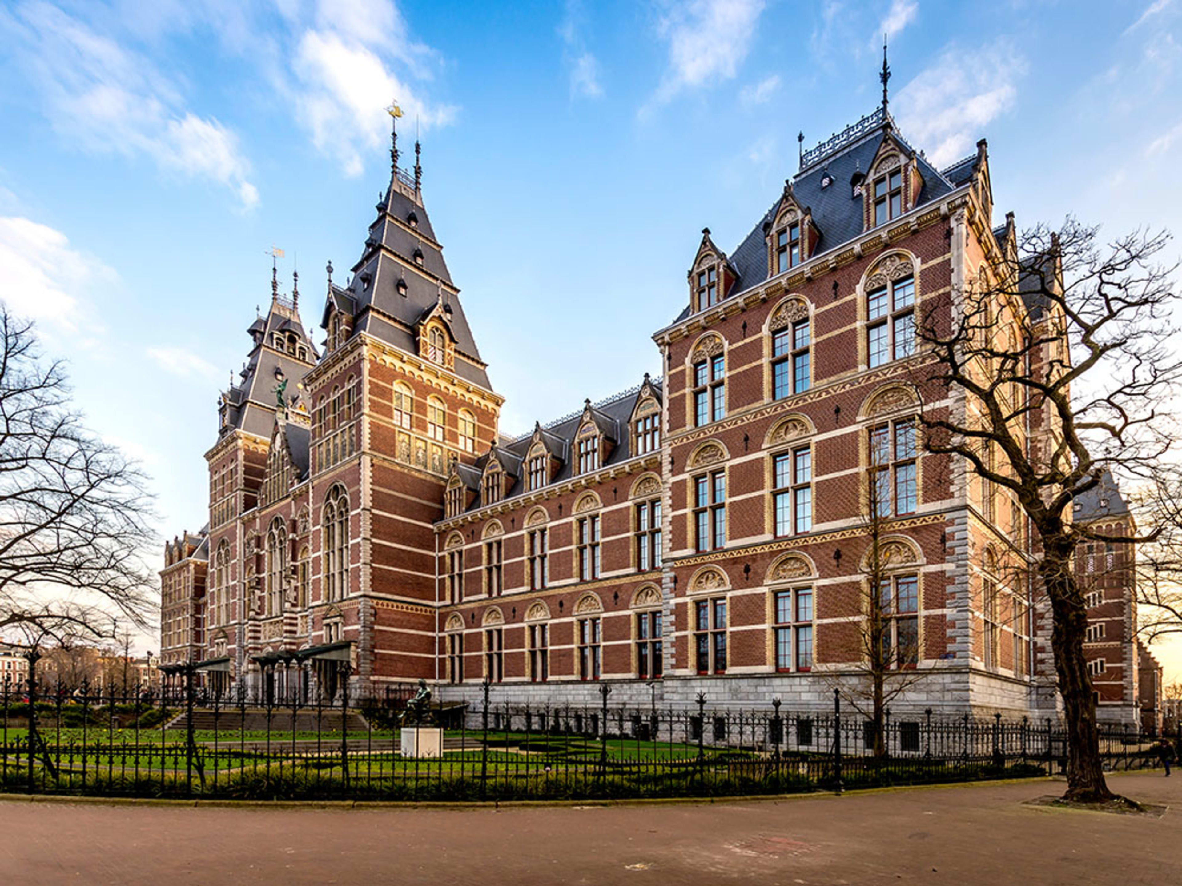 Rijksmuseum vs Musée Van Gogh : lequel choisir lors de votre visite à Amsterdam ?