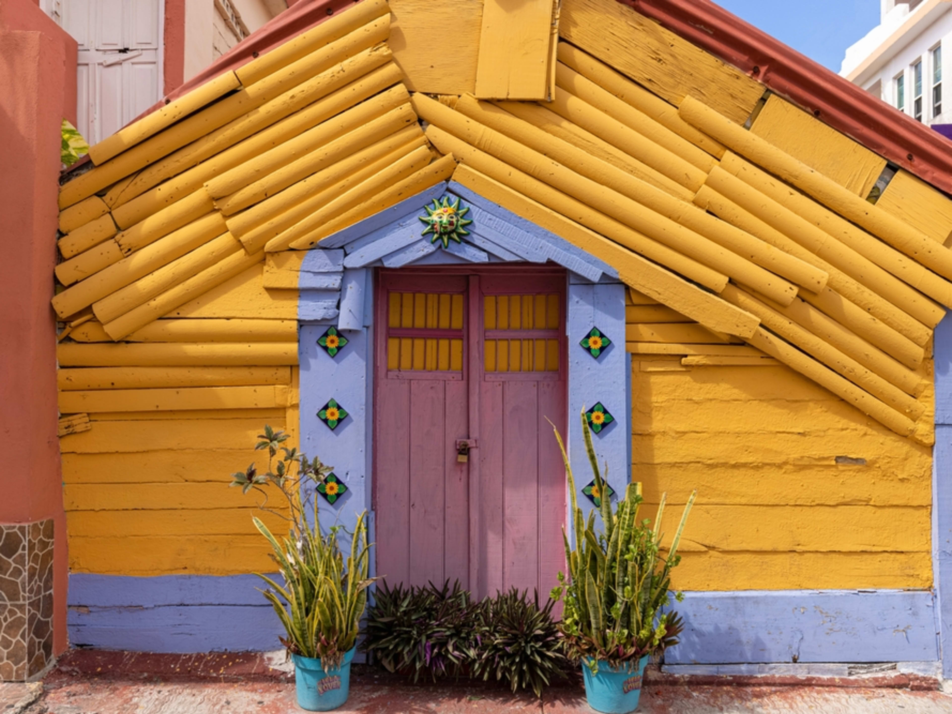 Casa de colores en Isla Mujeres, Cancún. Itinerario de 2 días en Cancún