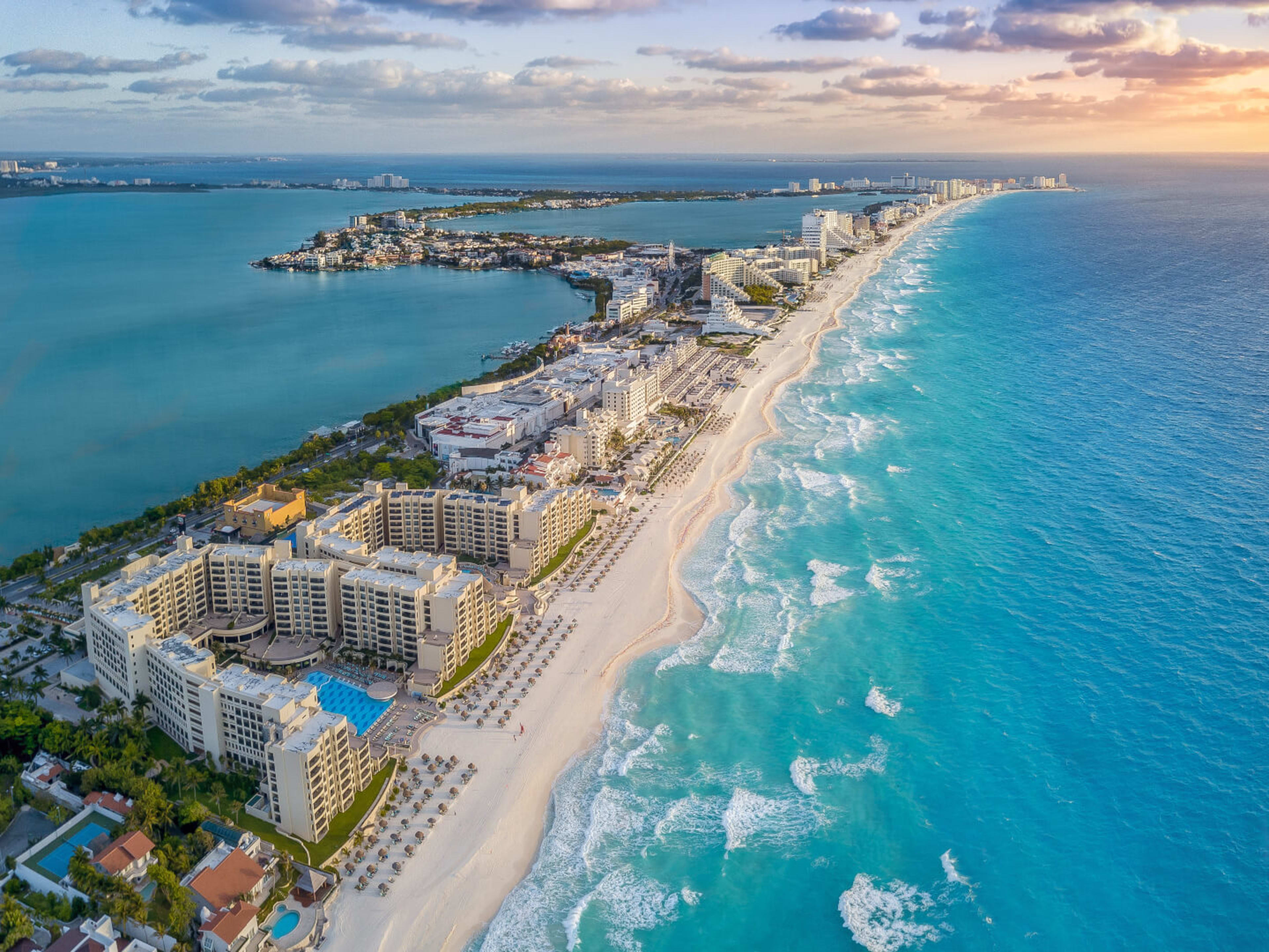 The expansive beaches of Cancun's hotel zone