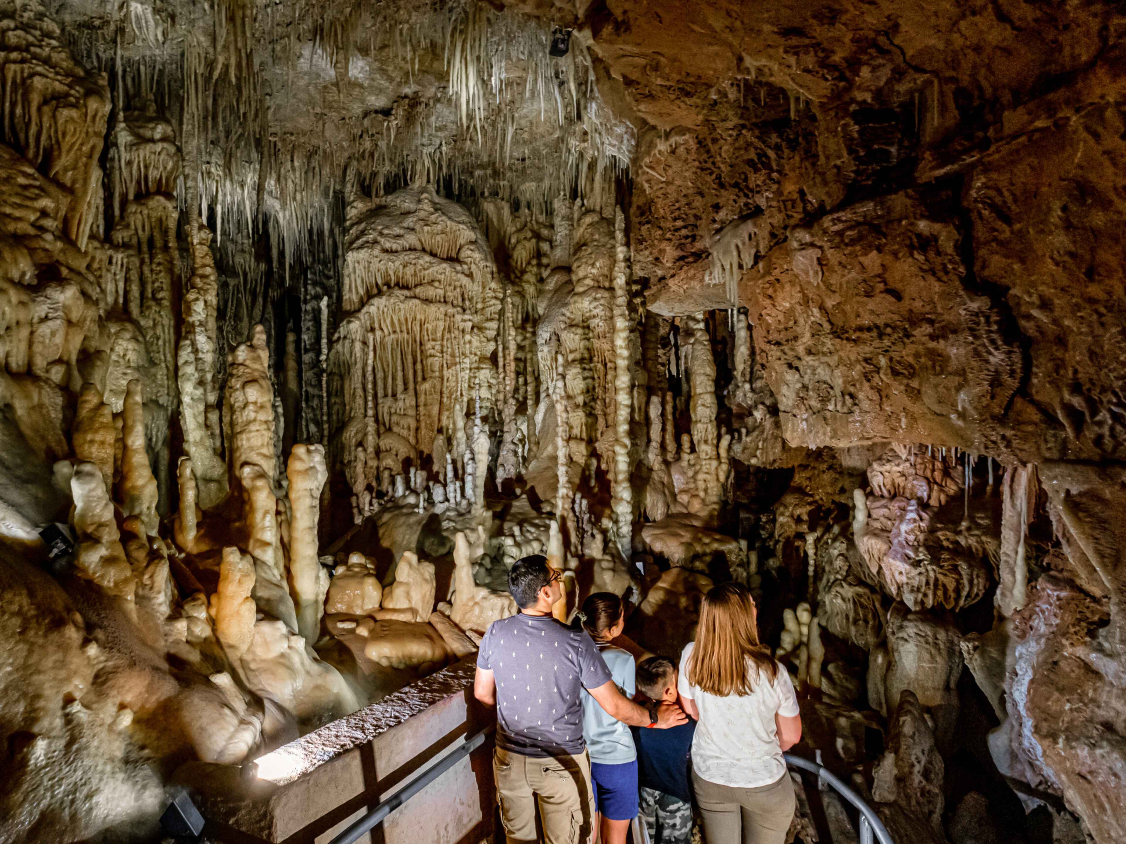 natural bridge caverns