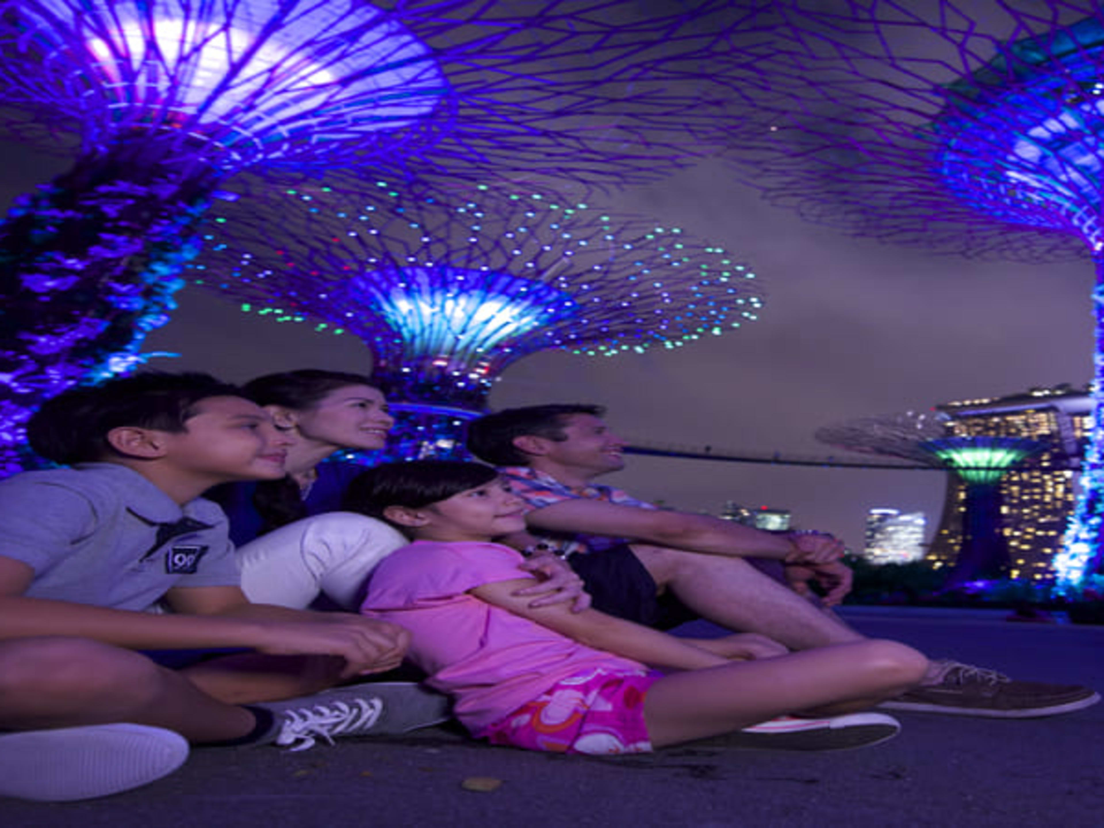 Familie in den Gardens by the Bay