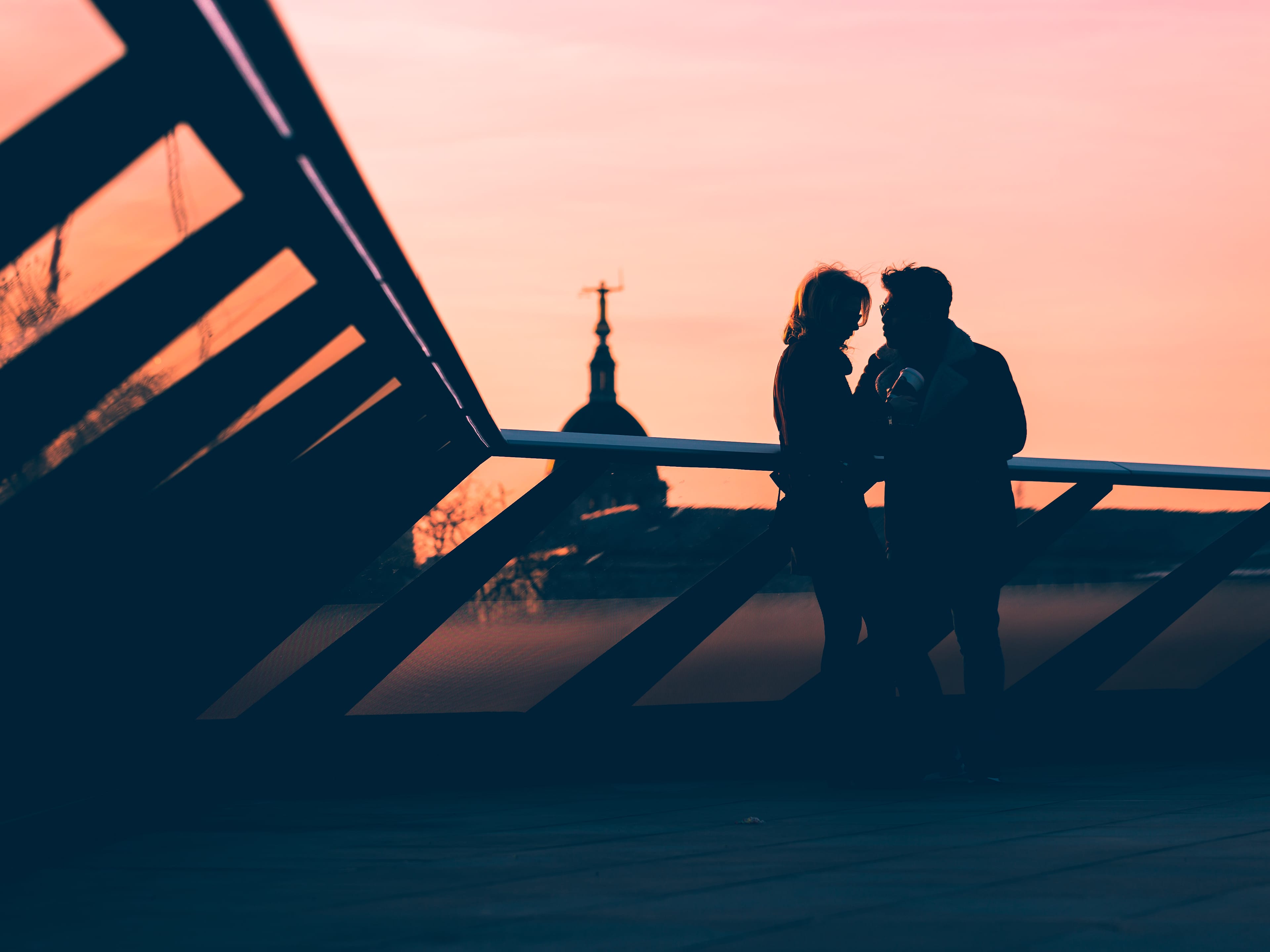 couple silhouetted during a london dusk