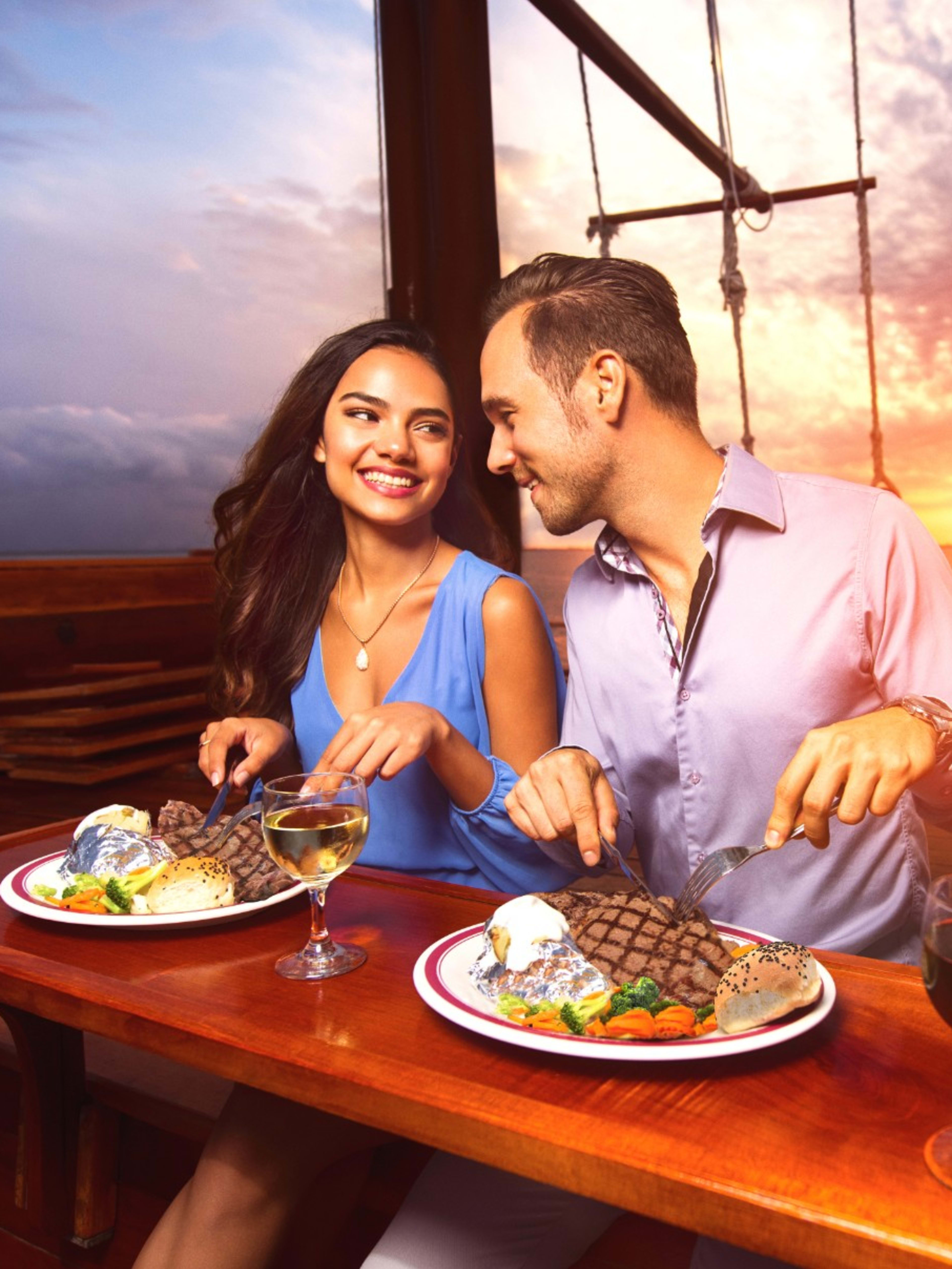 Columbus Romantic Dinner Cruise  | Go Cancun Pass