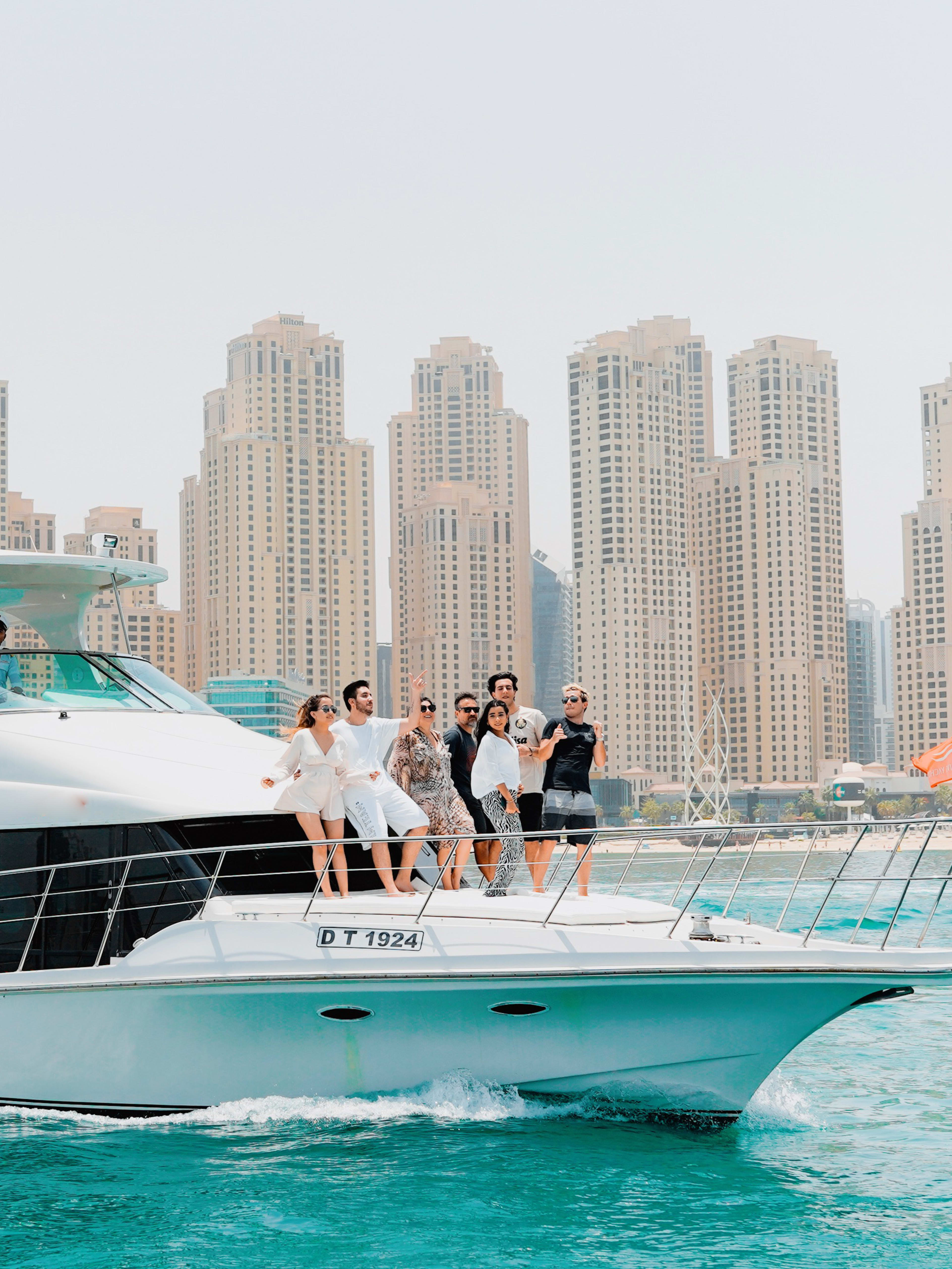 Tour en yate por el puerto deportivo de Dubái