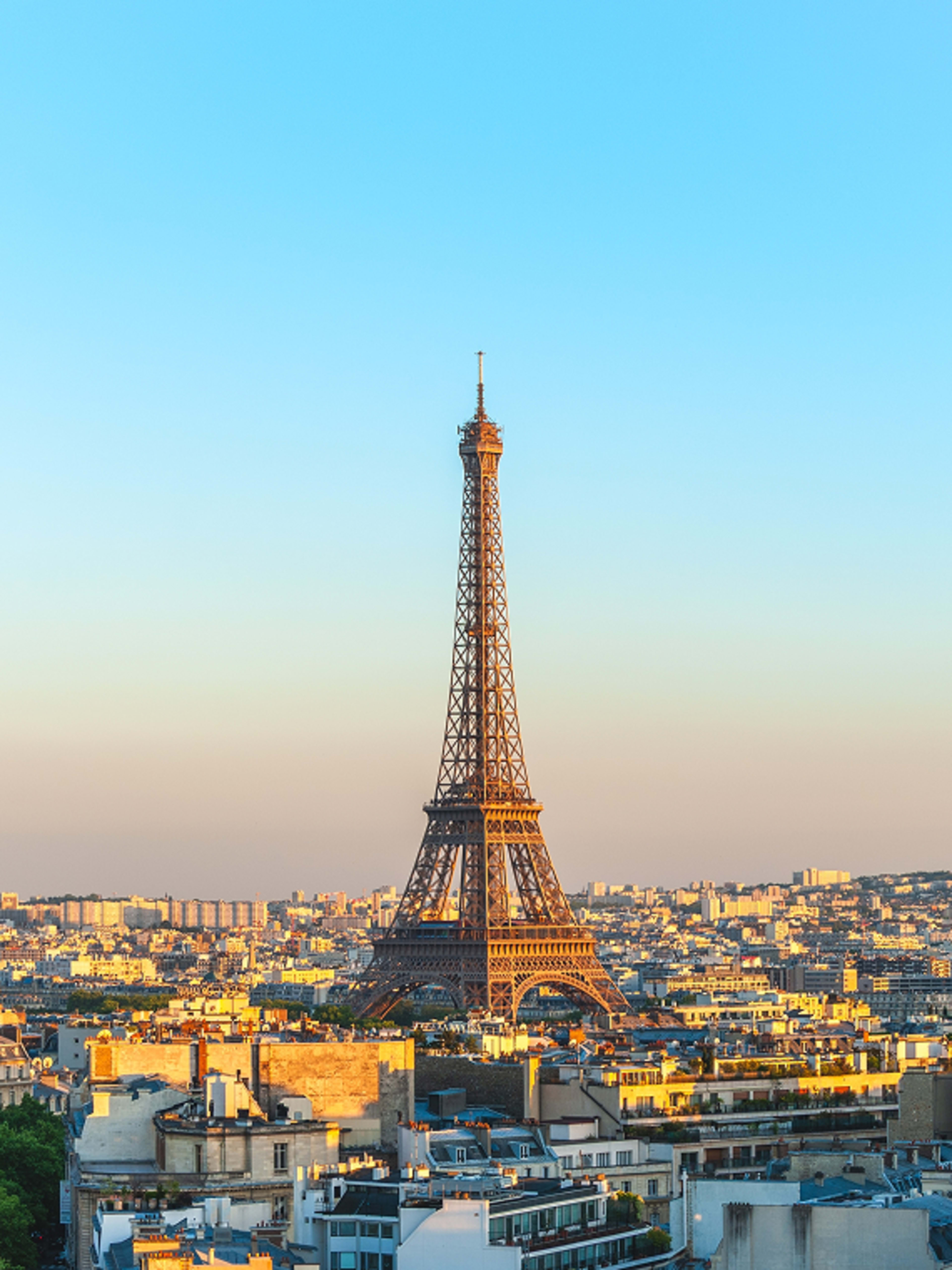 Acceso reservado a la Torre Eiffel: escaleras hasta la segunda planta