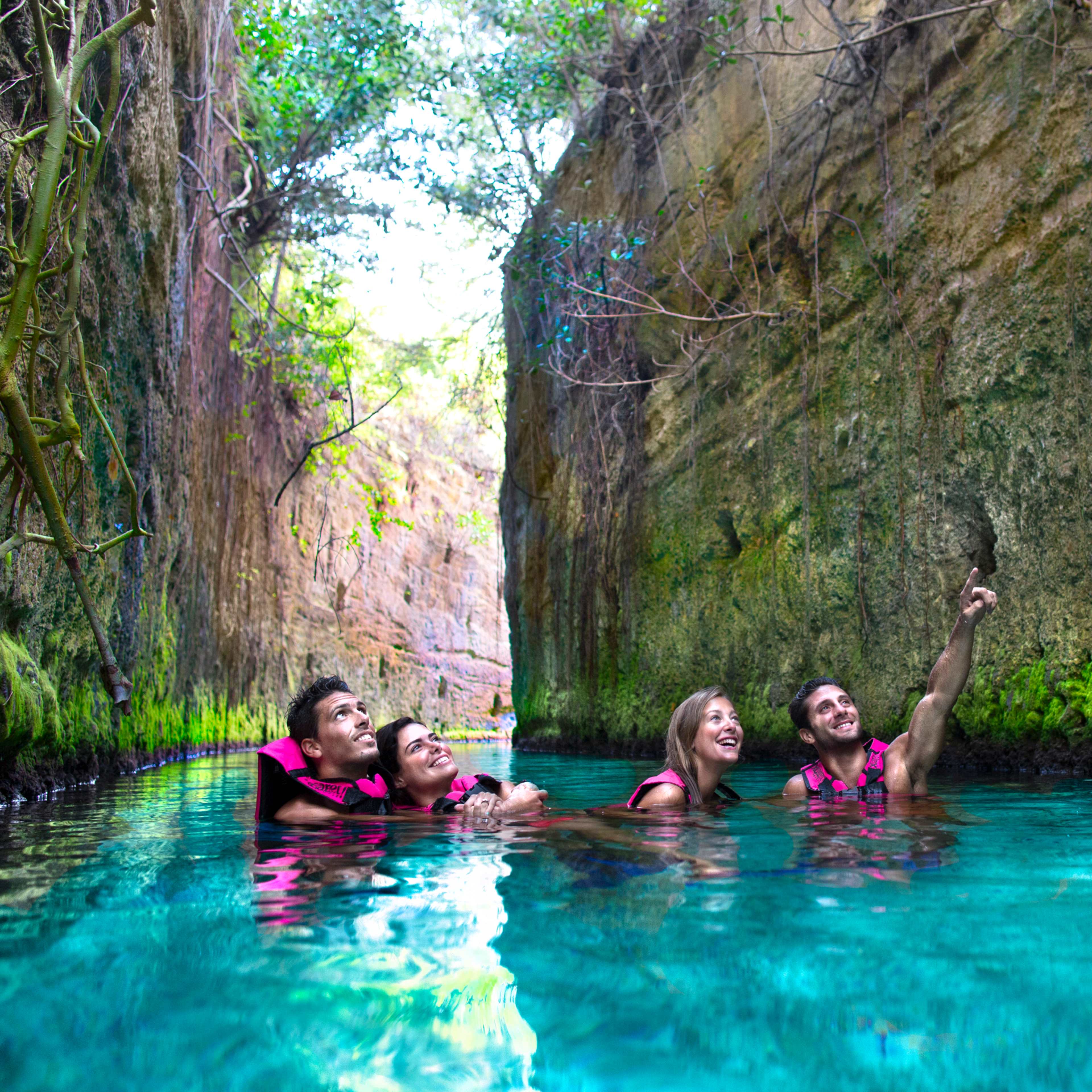 Parque Xcaret y Torre Escénica de Cancún