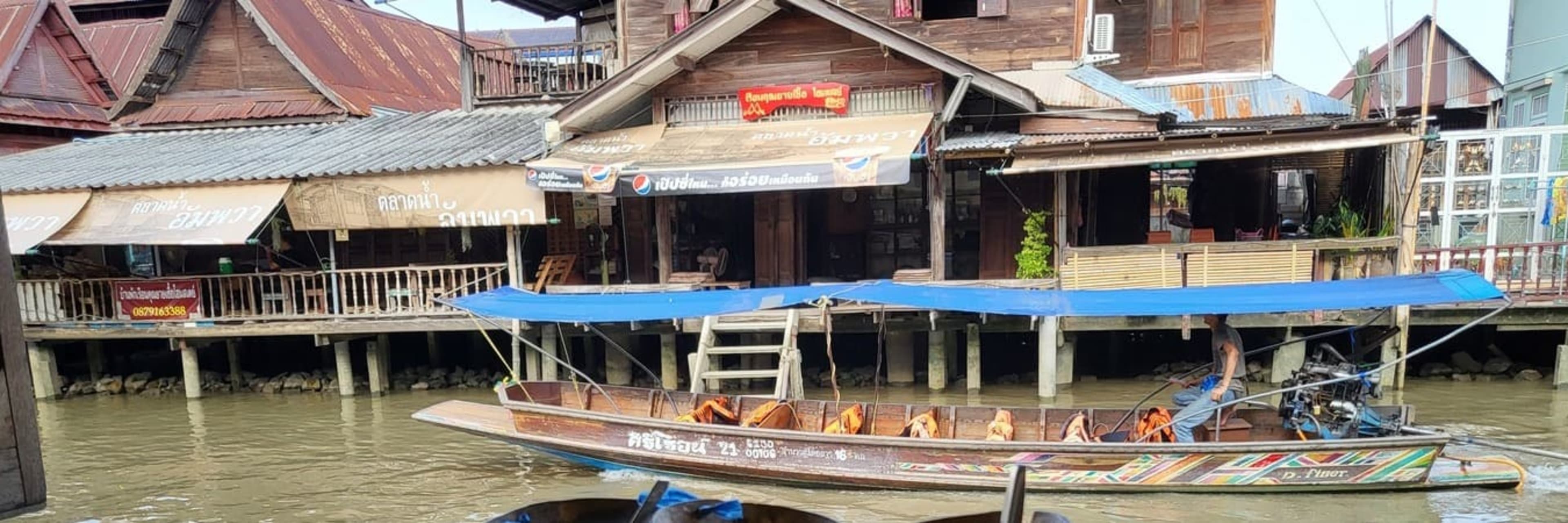 Amphawa Floating Market.