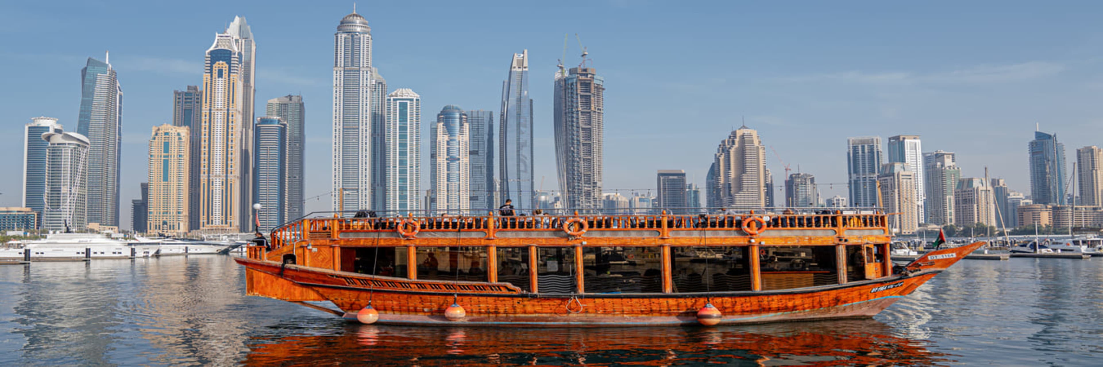 Boat in Dubai Marina Sightseeing tour