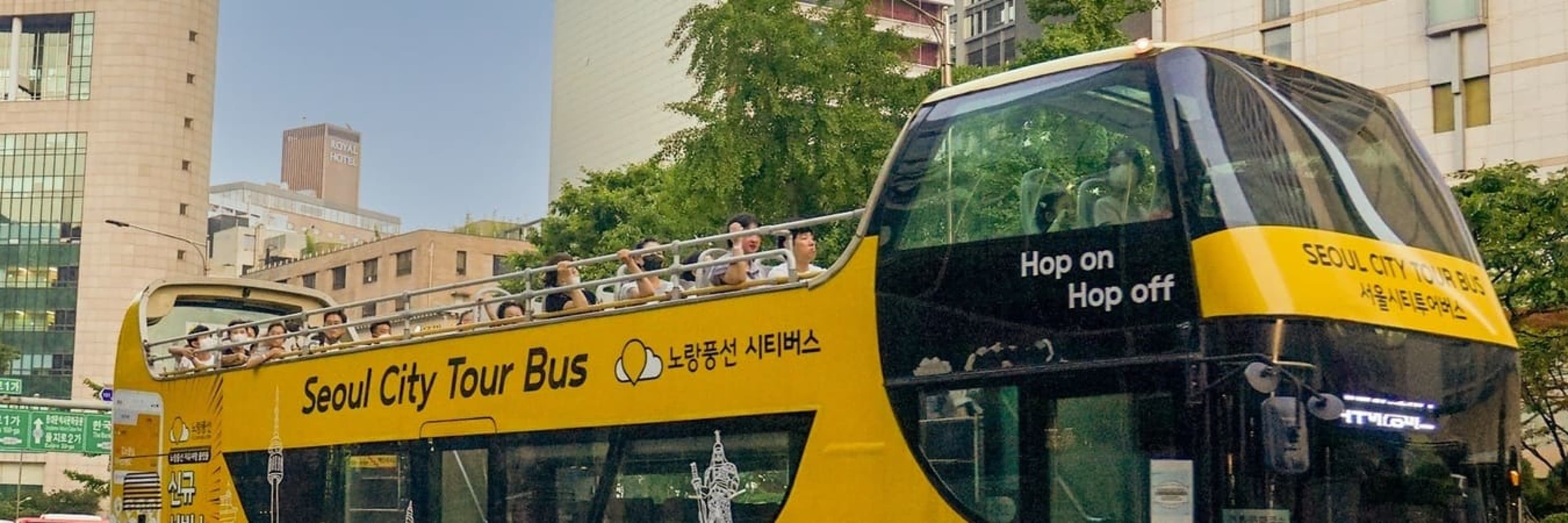 The Yellow Balloon city bus