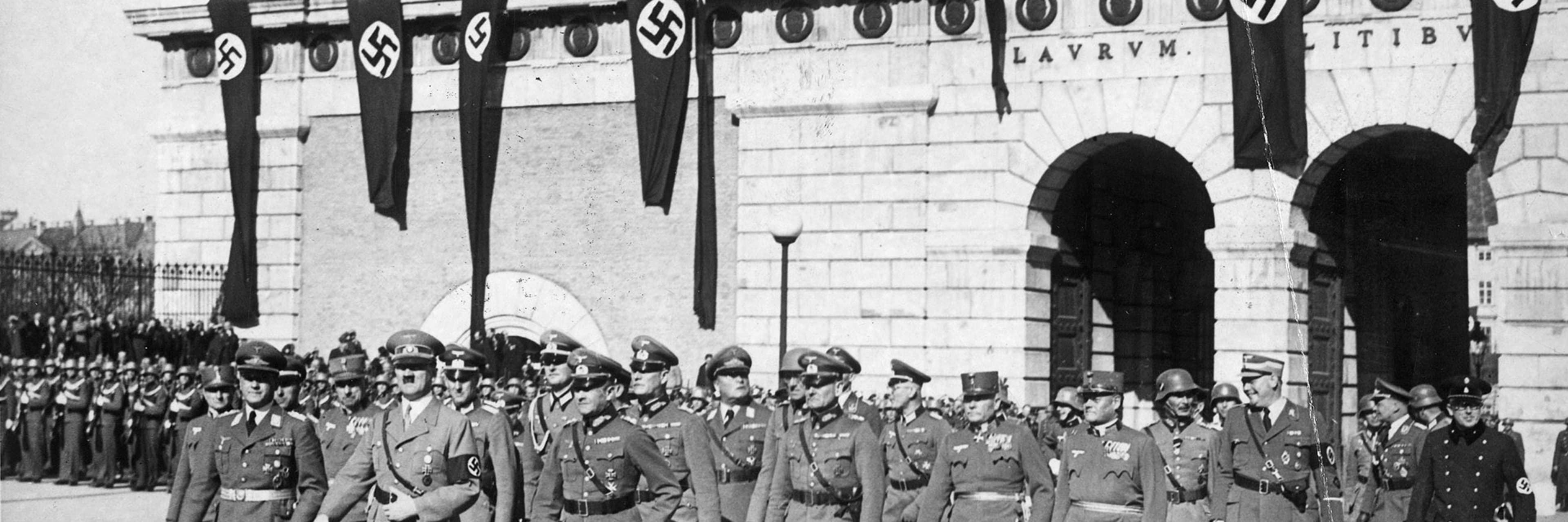 Hitler_Vienna_Tour_banner_2.jpg