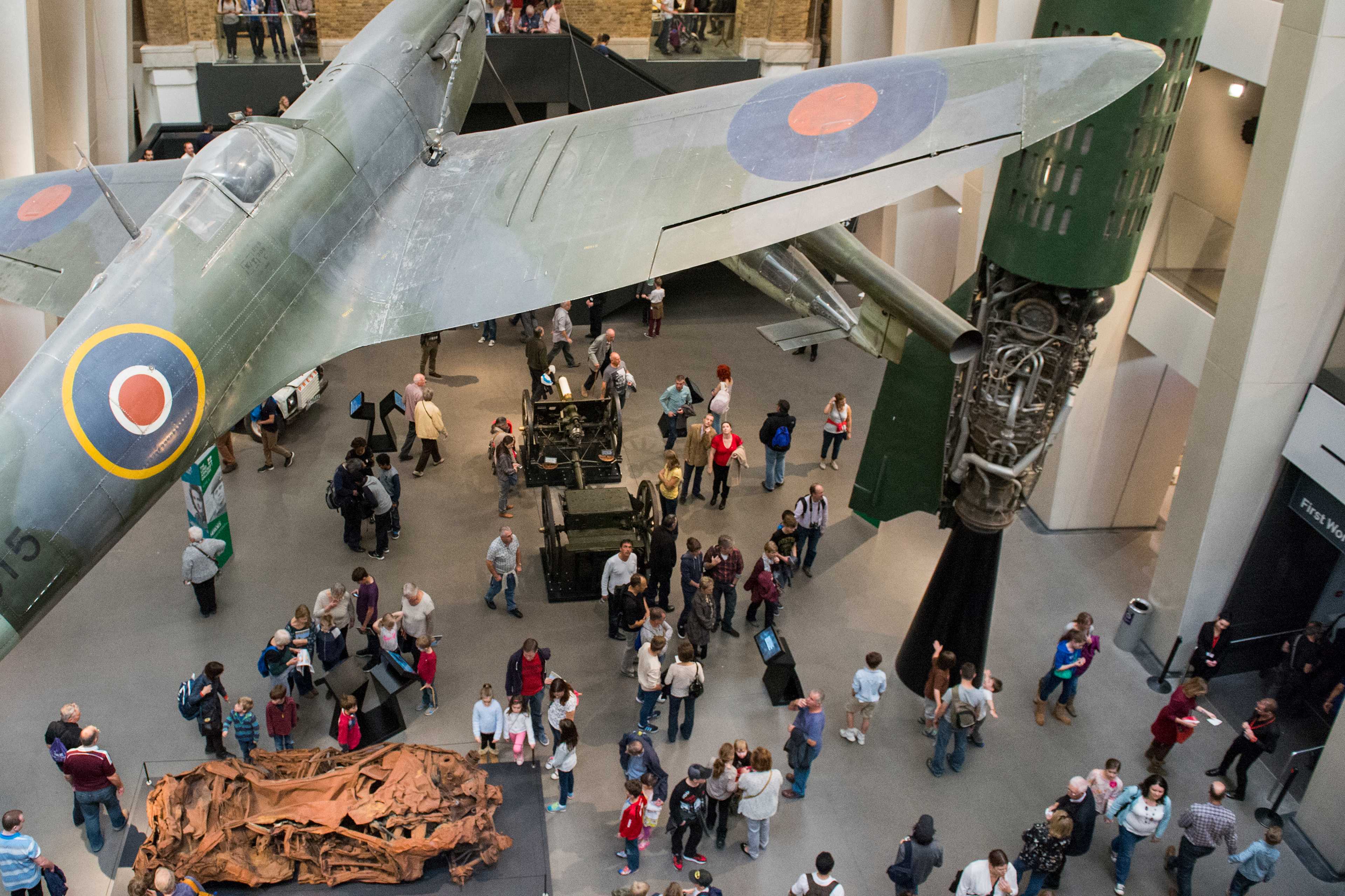 Imperial War Museum London with Souvenir Guidebook 