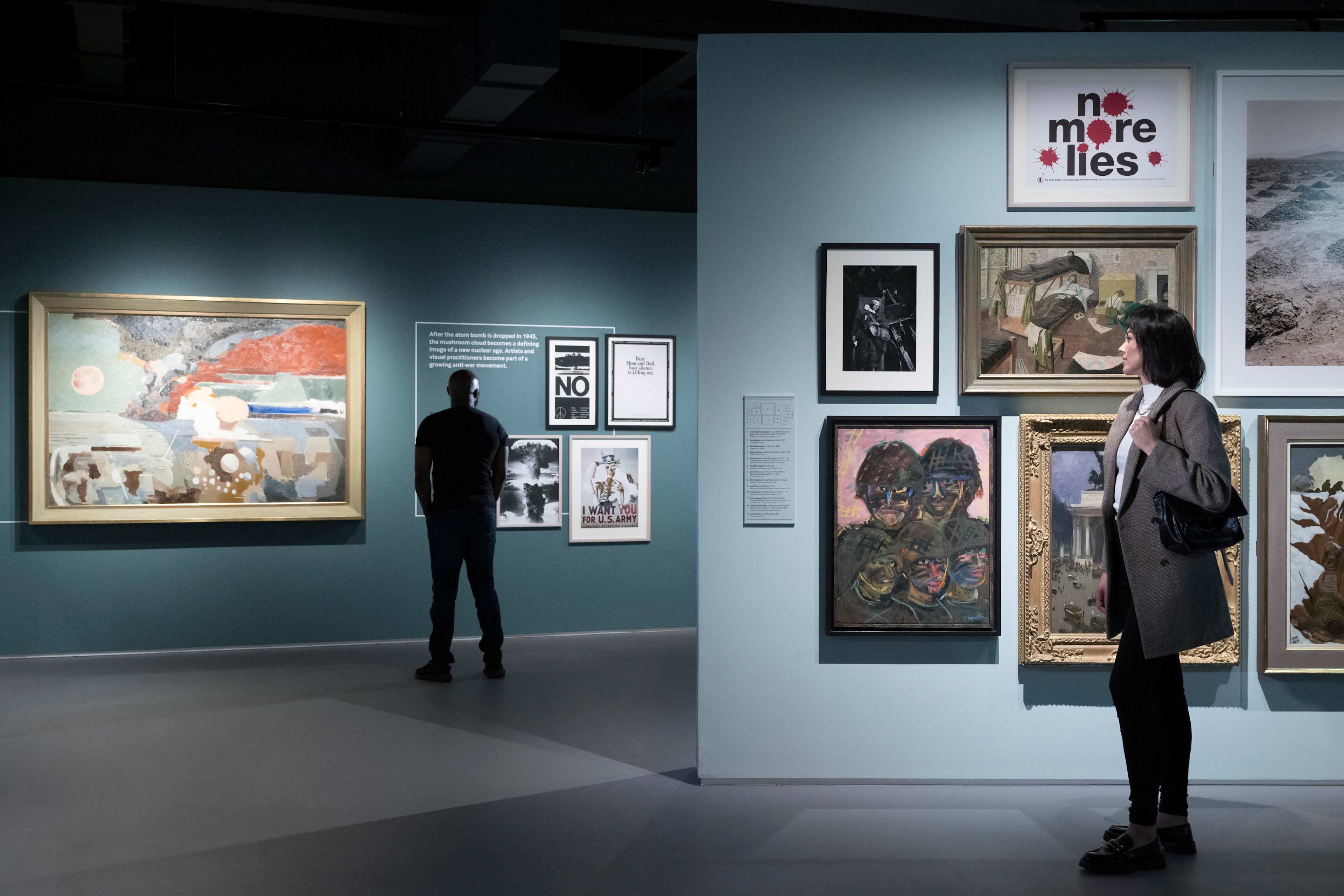 Imperial War Museum London with Souvenir Guidebook 