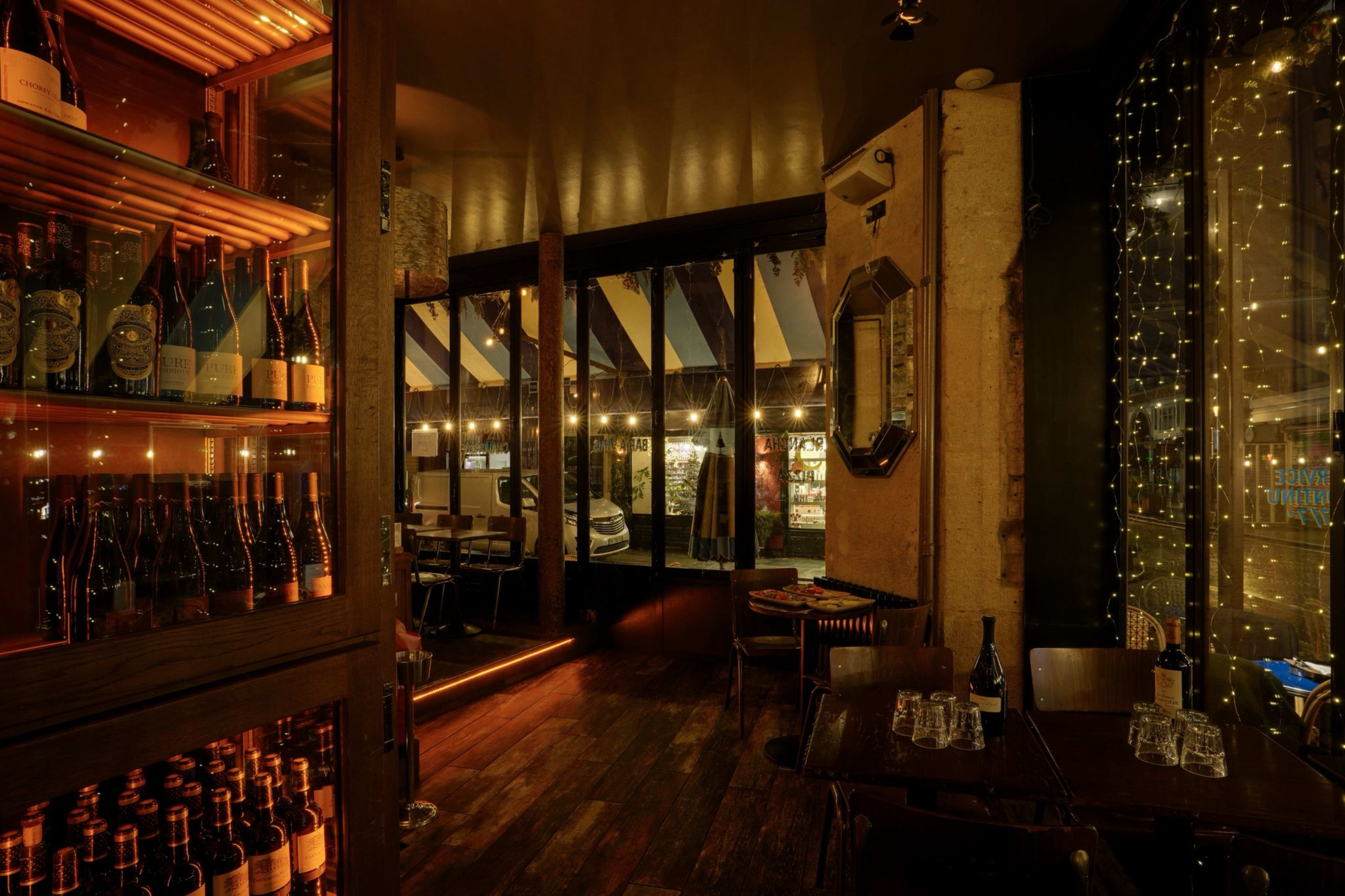 Austern oder Lachs und Wein bei Les Turbines