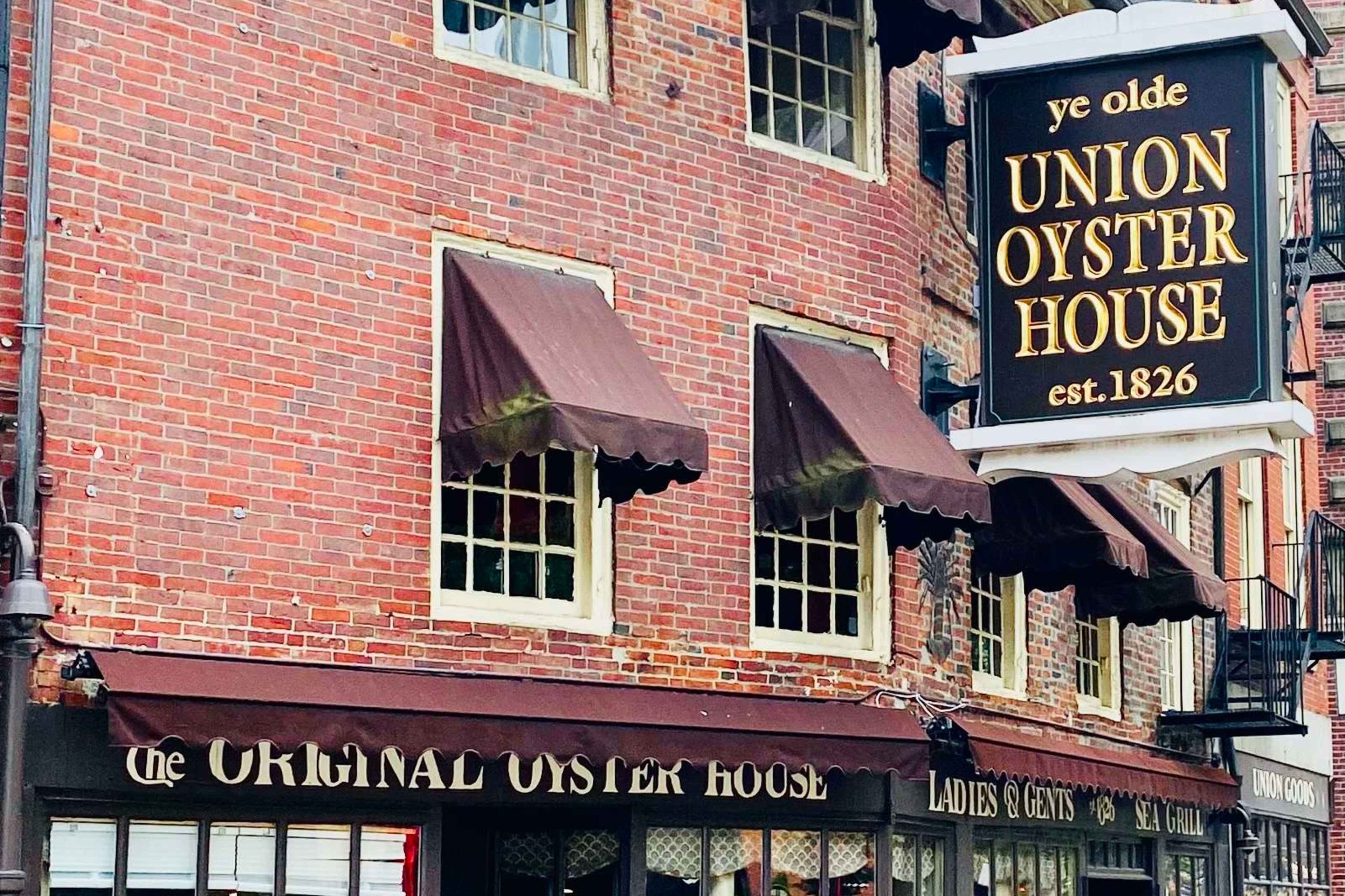 Boston Harbor Walk & Seafood Tour