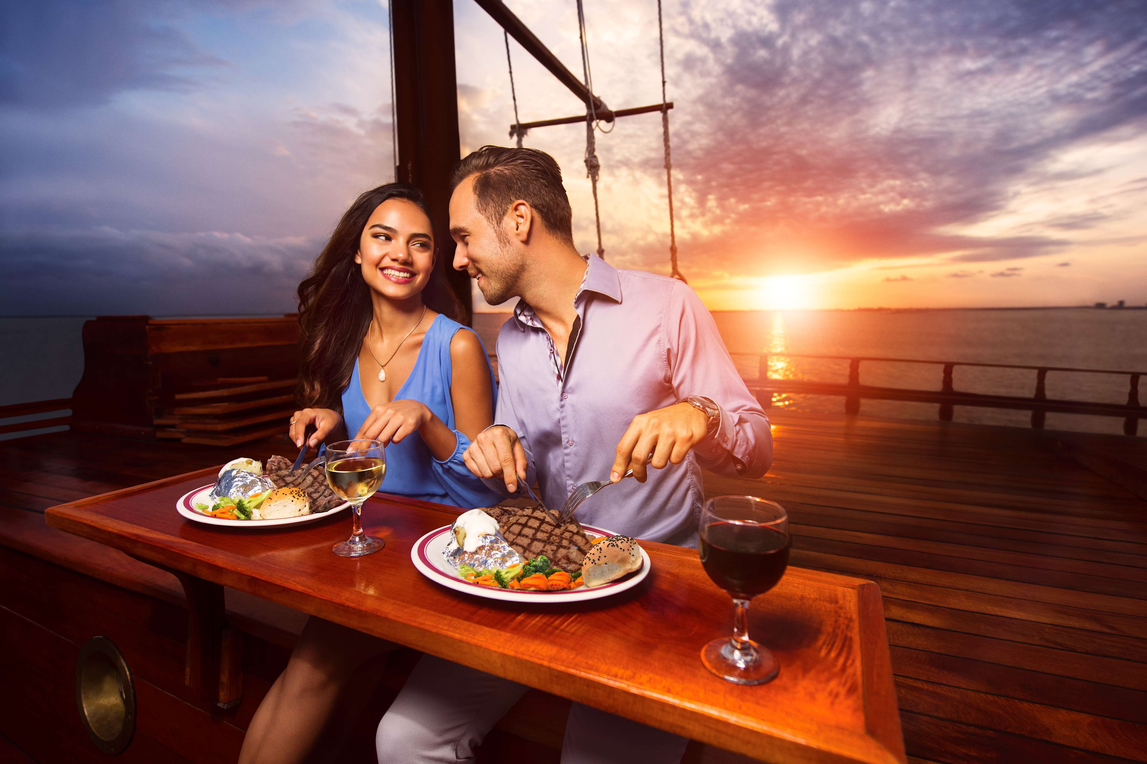Columbus Romantic Dinner Cruise with Steak or Veggie